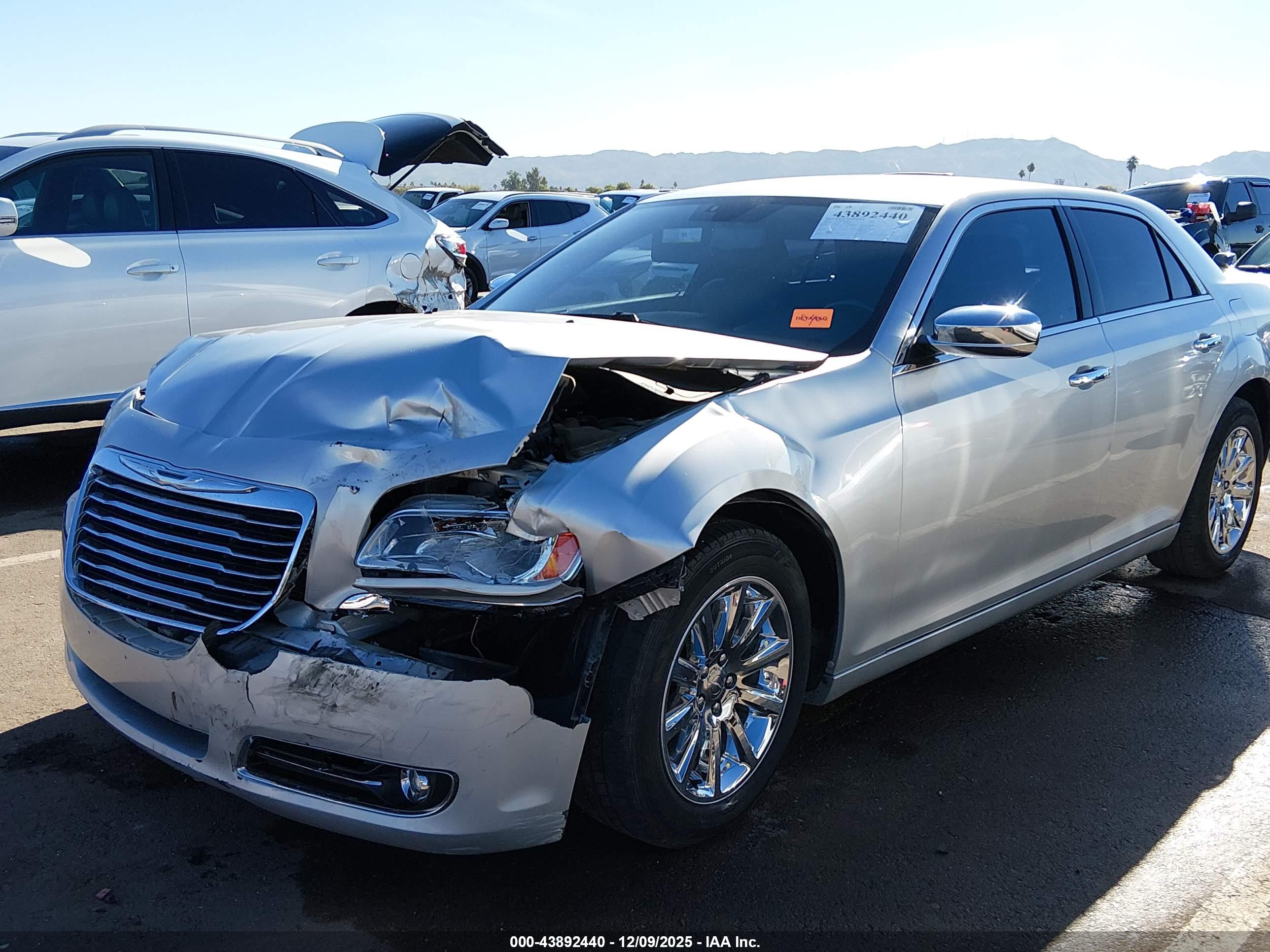 CHRYSLER 300 image 6