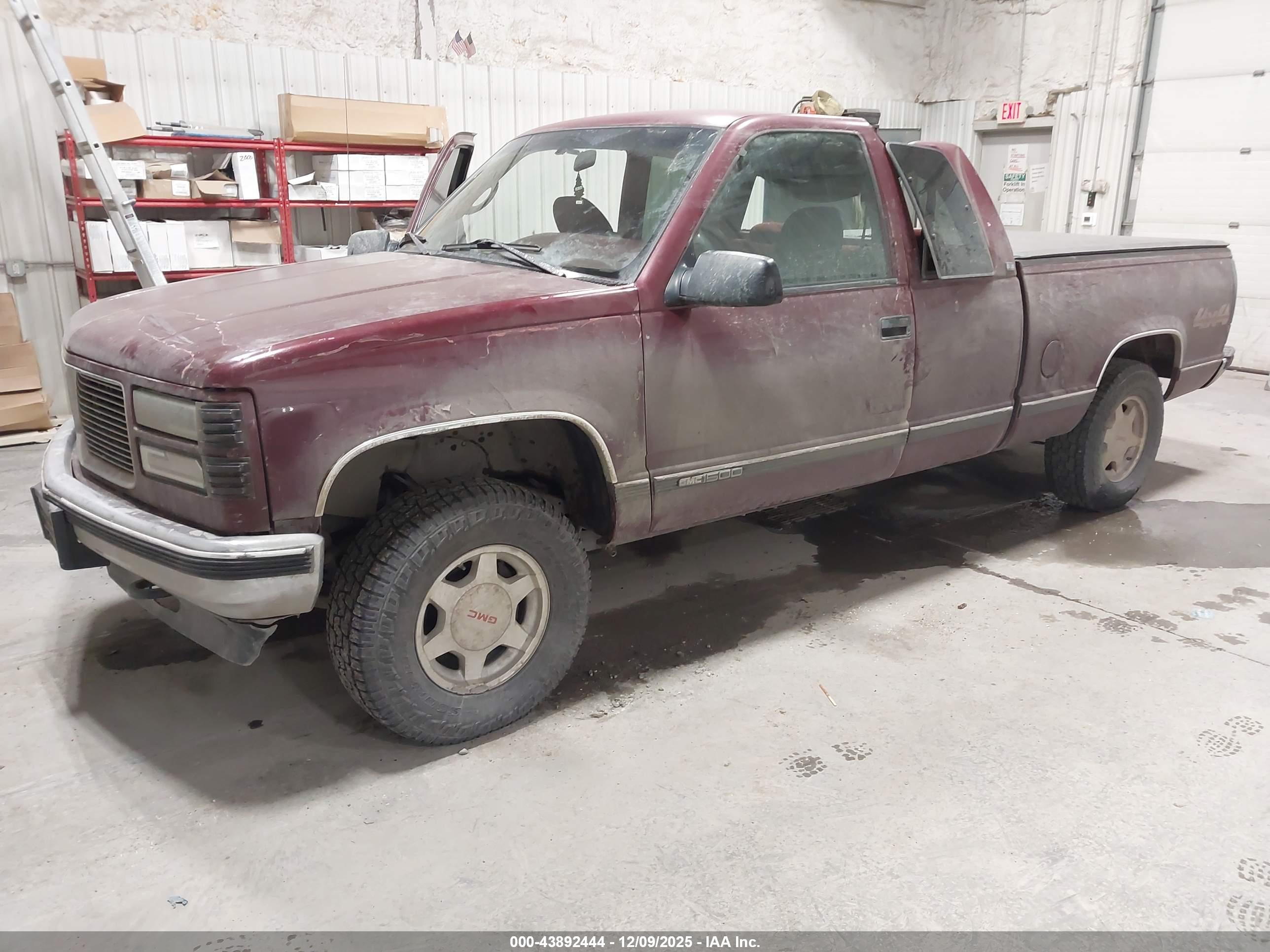 GMC SIERRA image 2