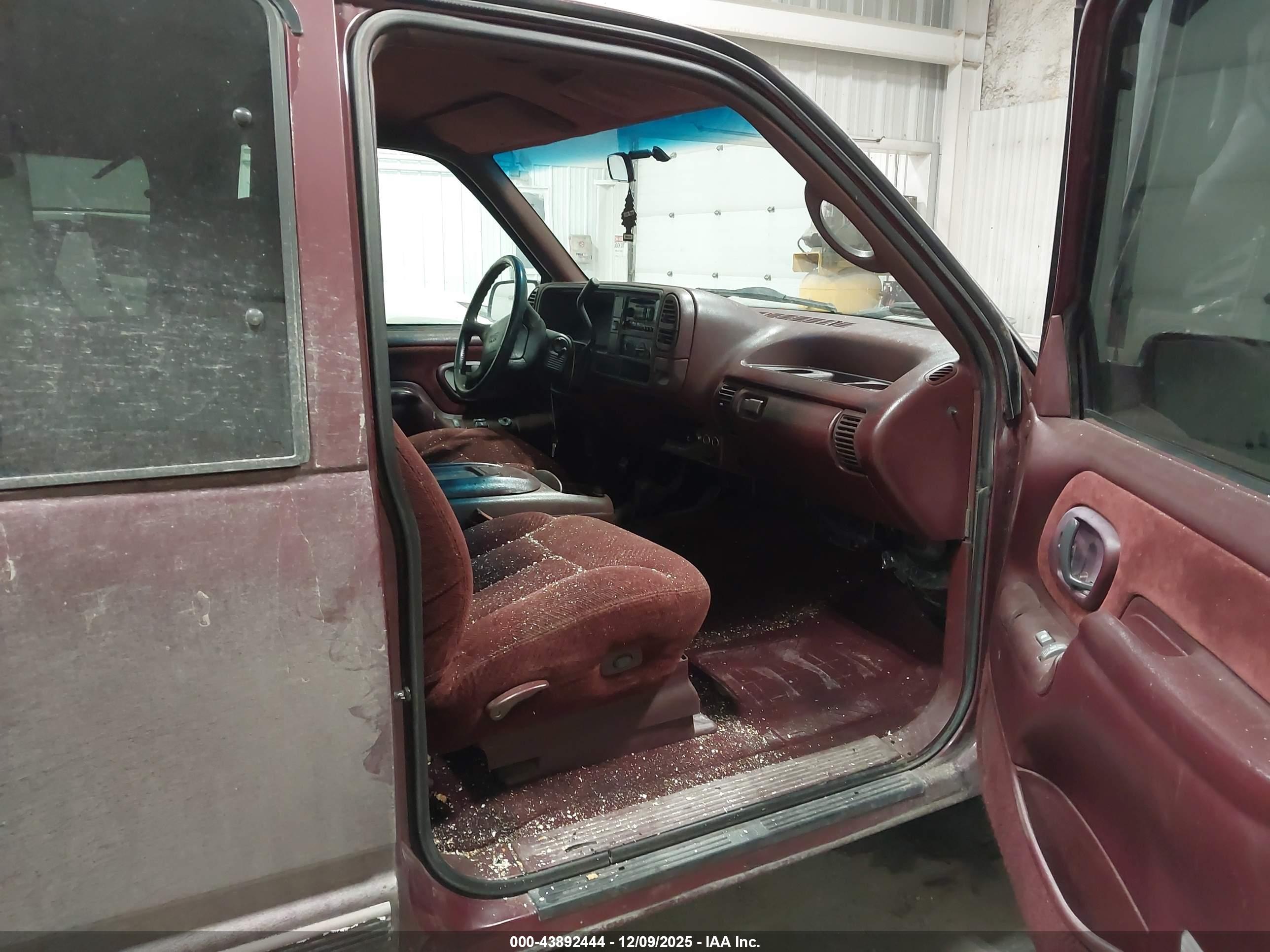 GMC SIERRA image 5