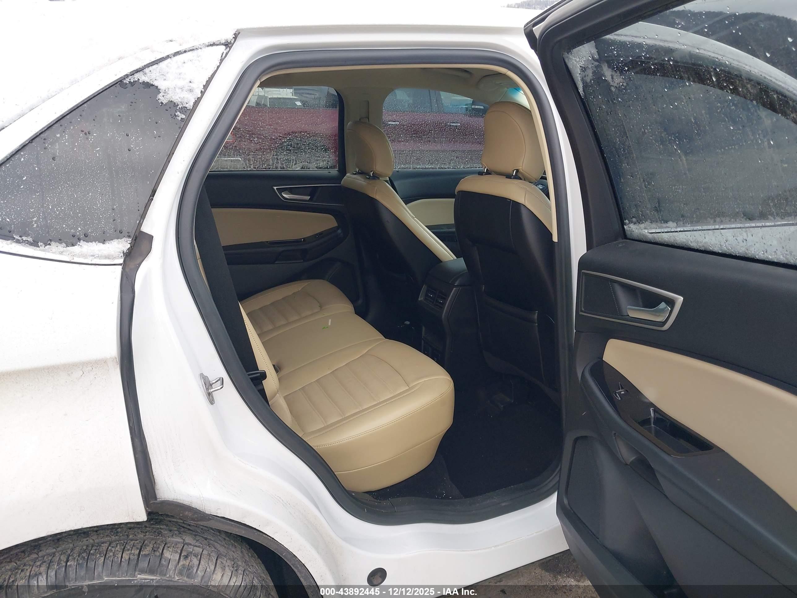 FORD EDGE image 8