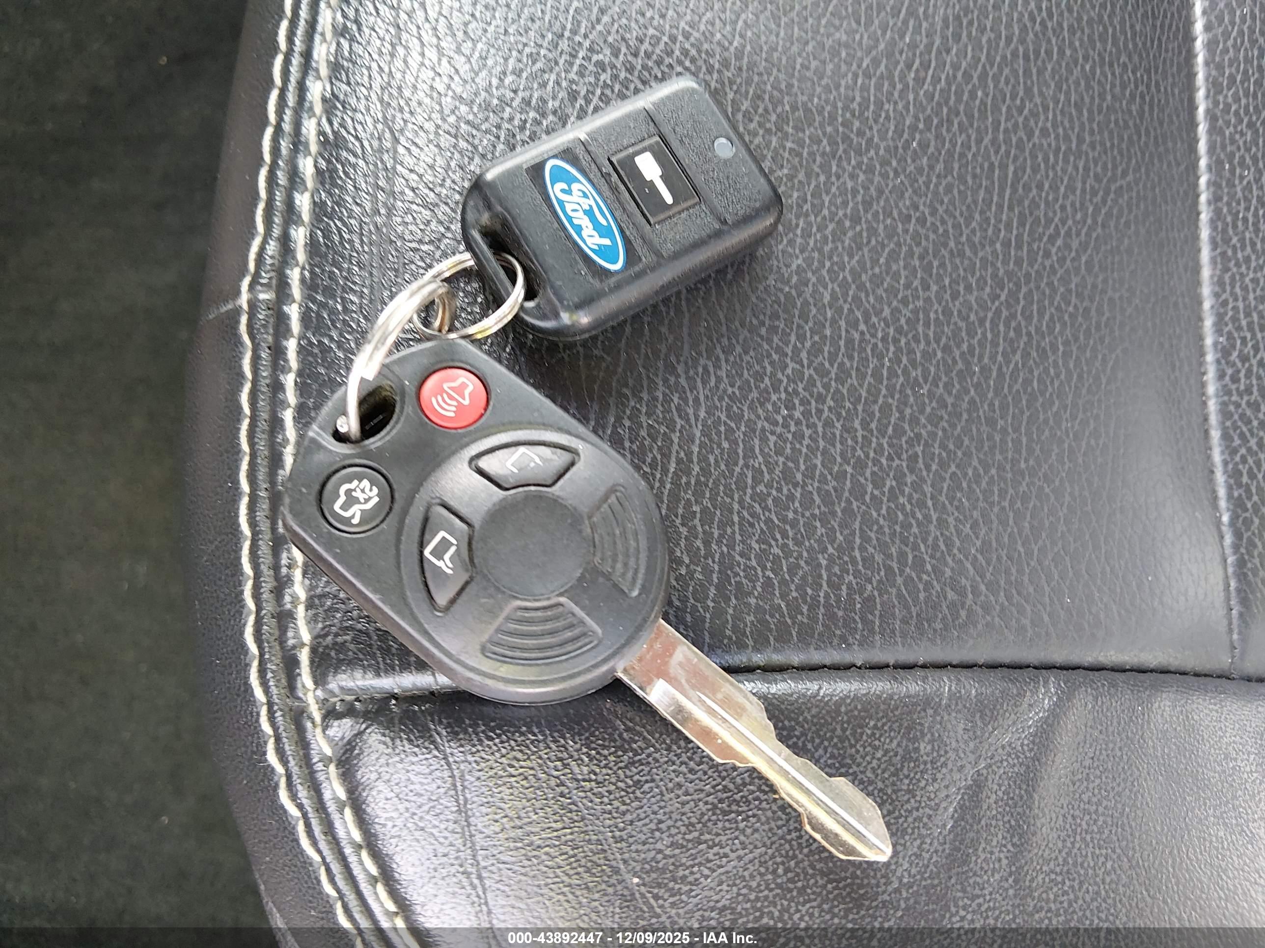 FORD FUSION image 11