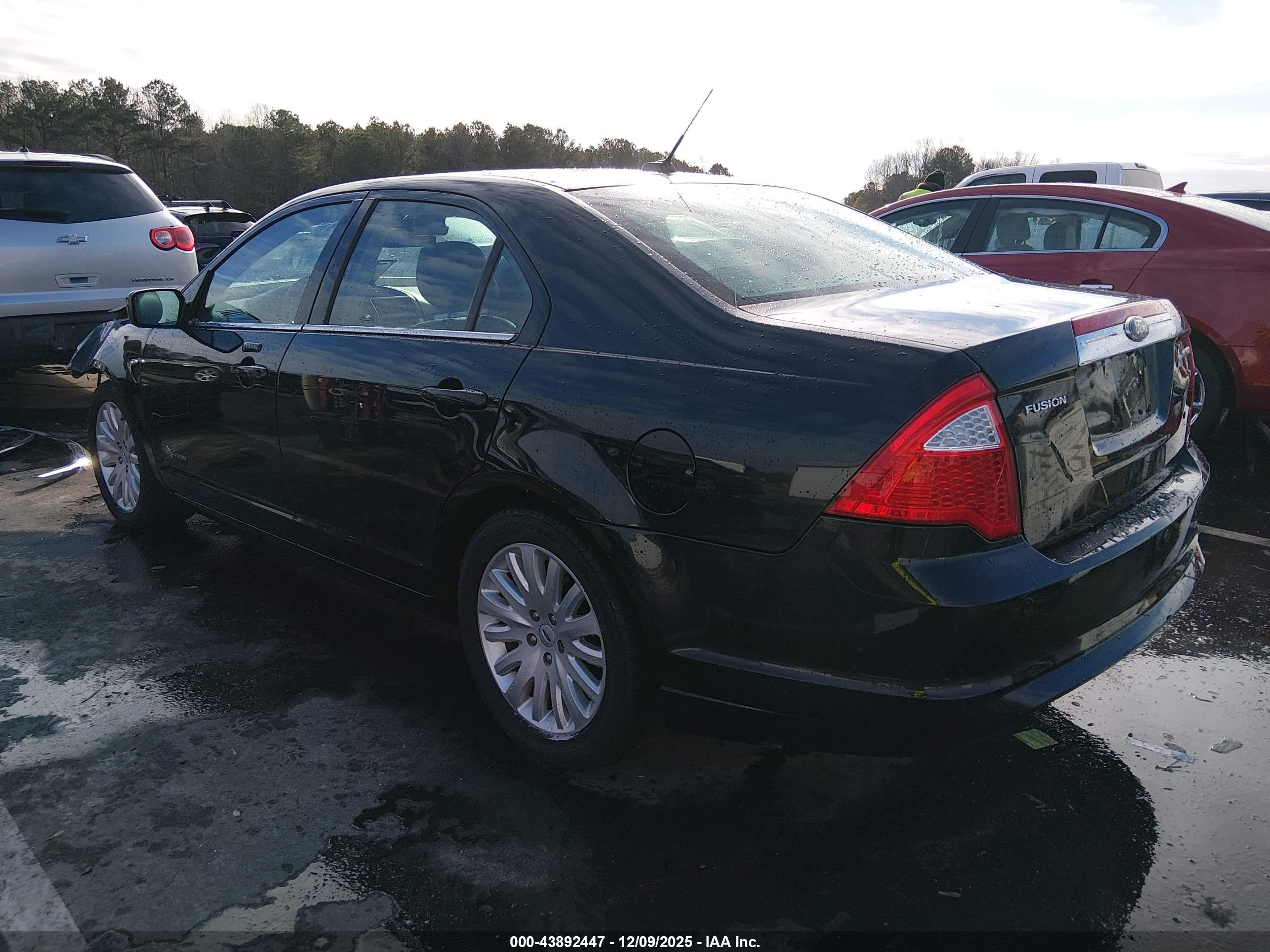 FORD FUSION image 3