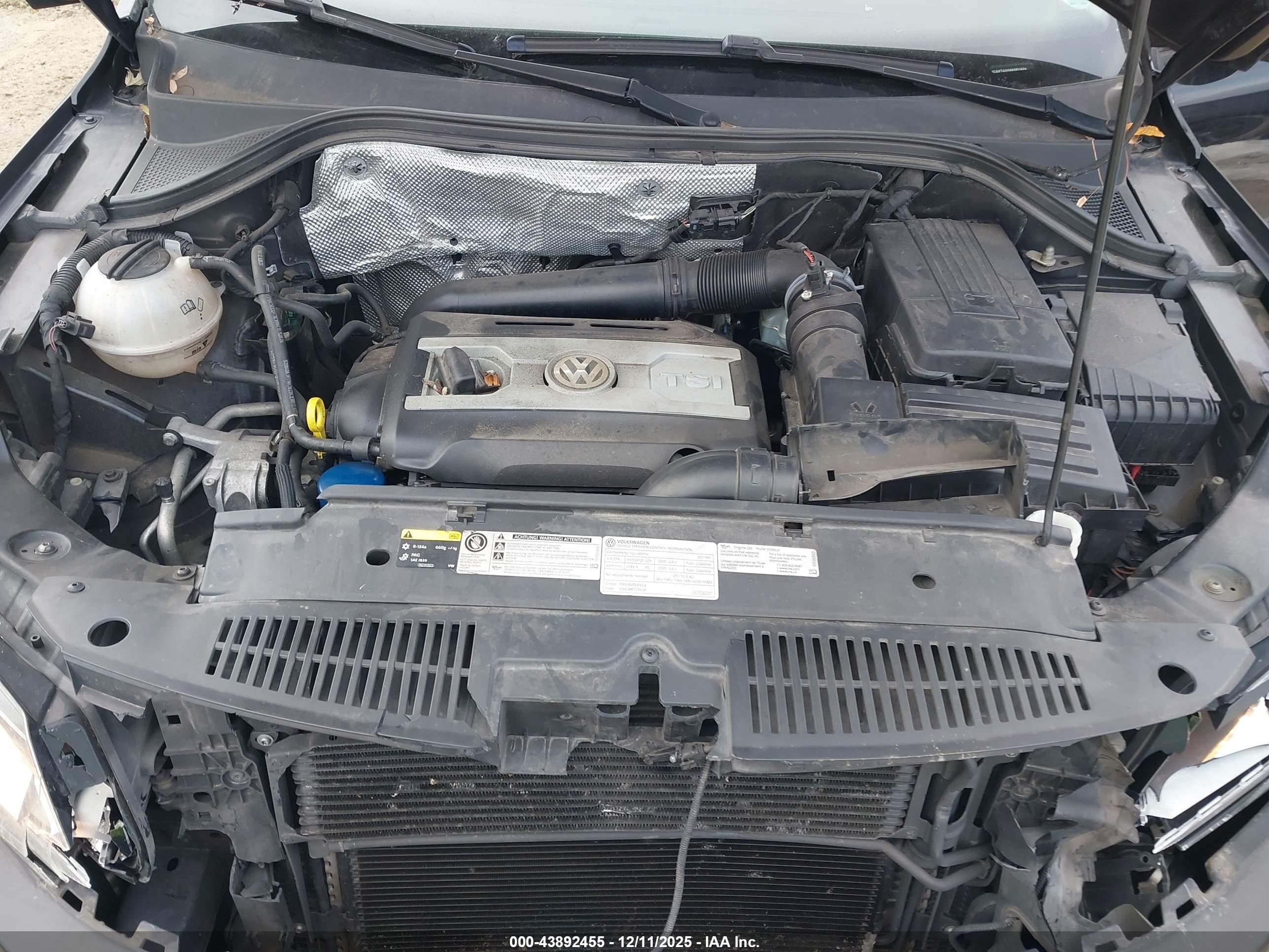 VOLKSWAGEN TIGUAN image 10
