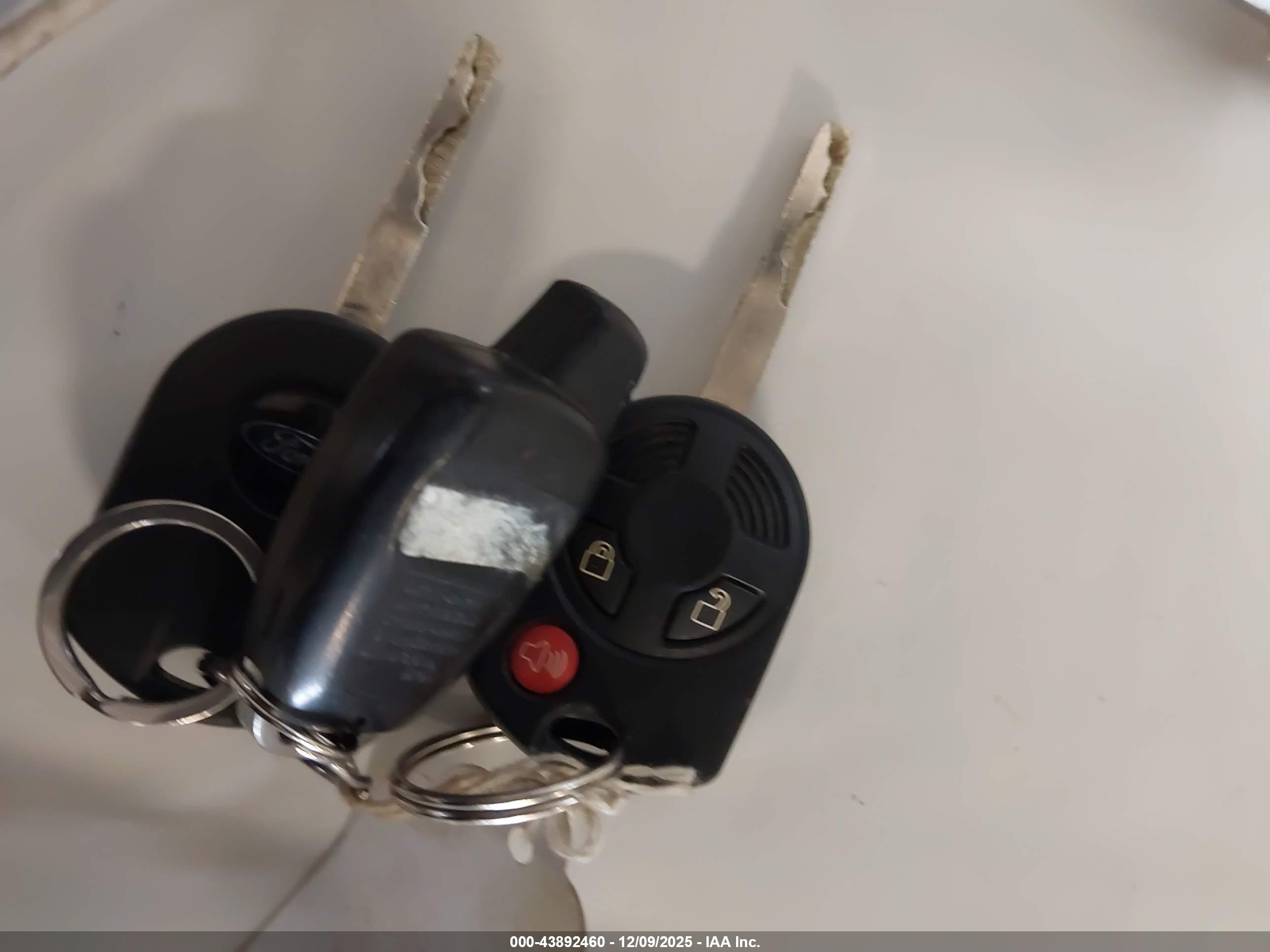 FORD ESCAPE image 11