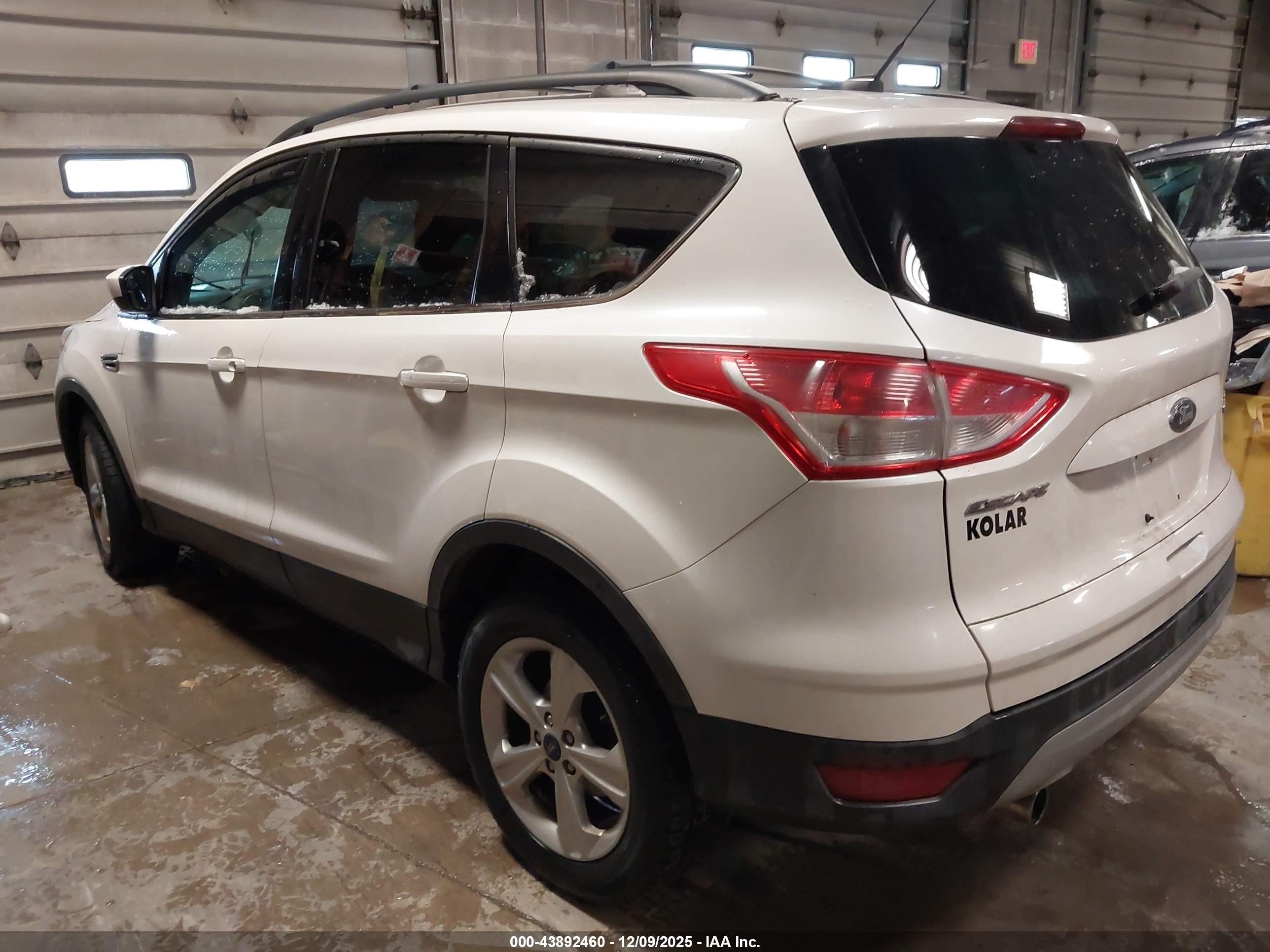 FORD ESCAPE image 3