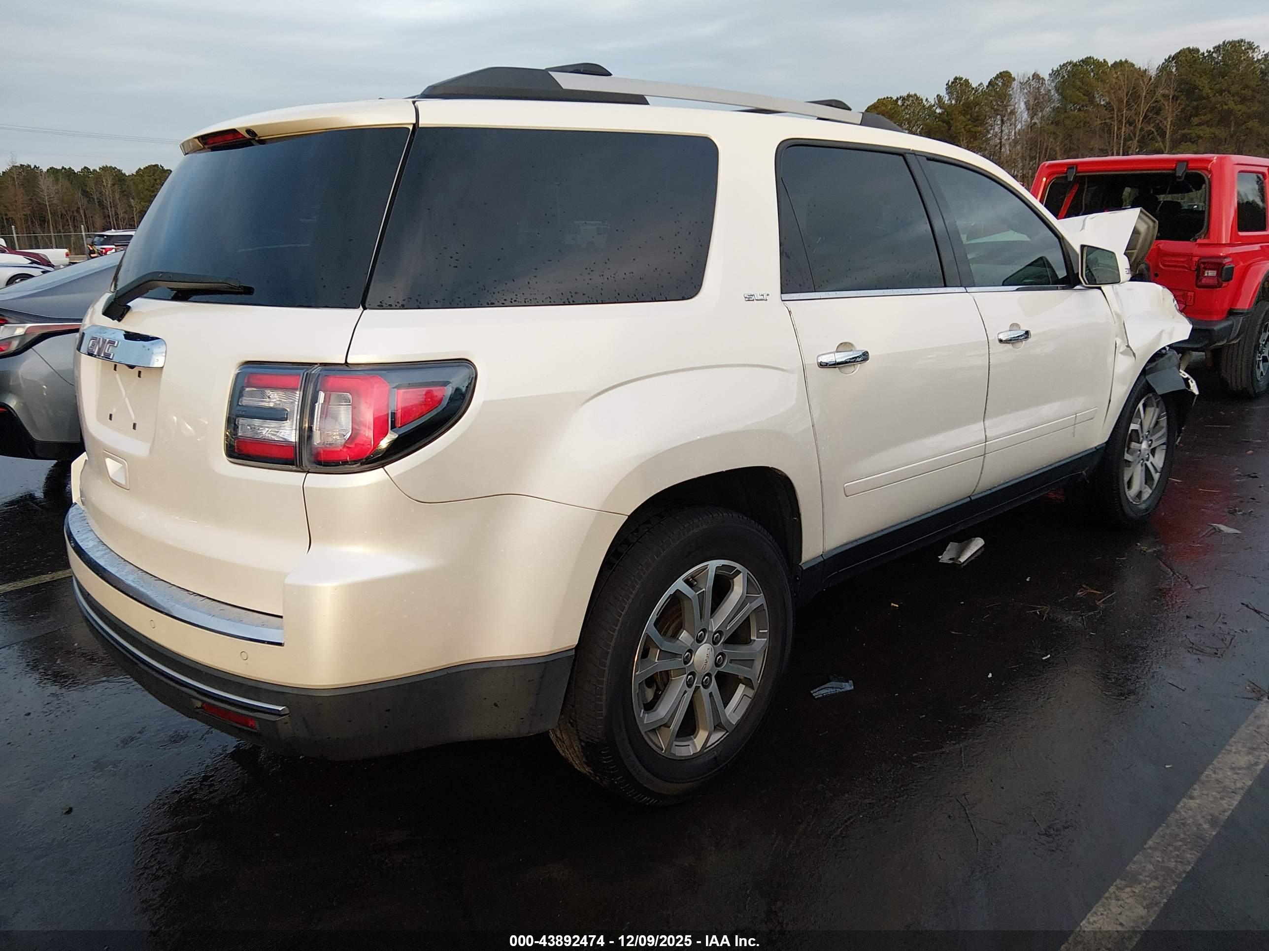 GMC ACADIA image 4