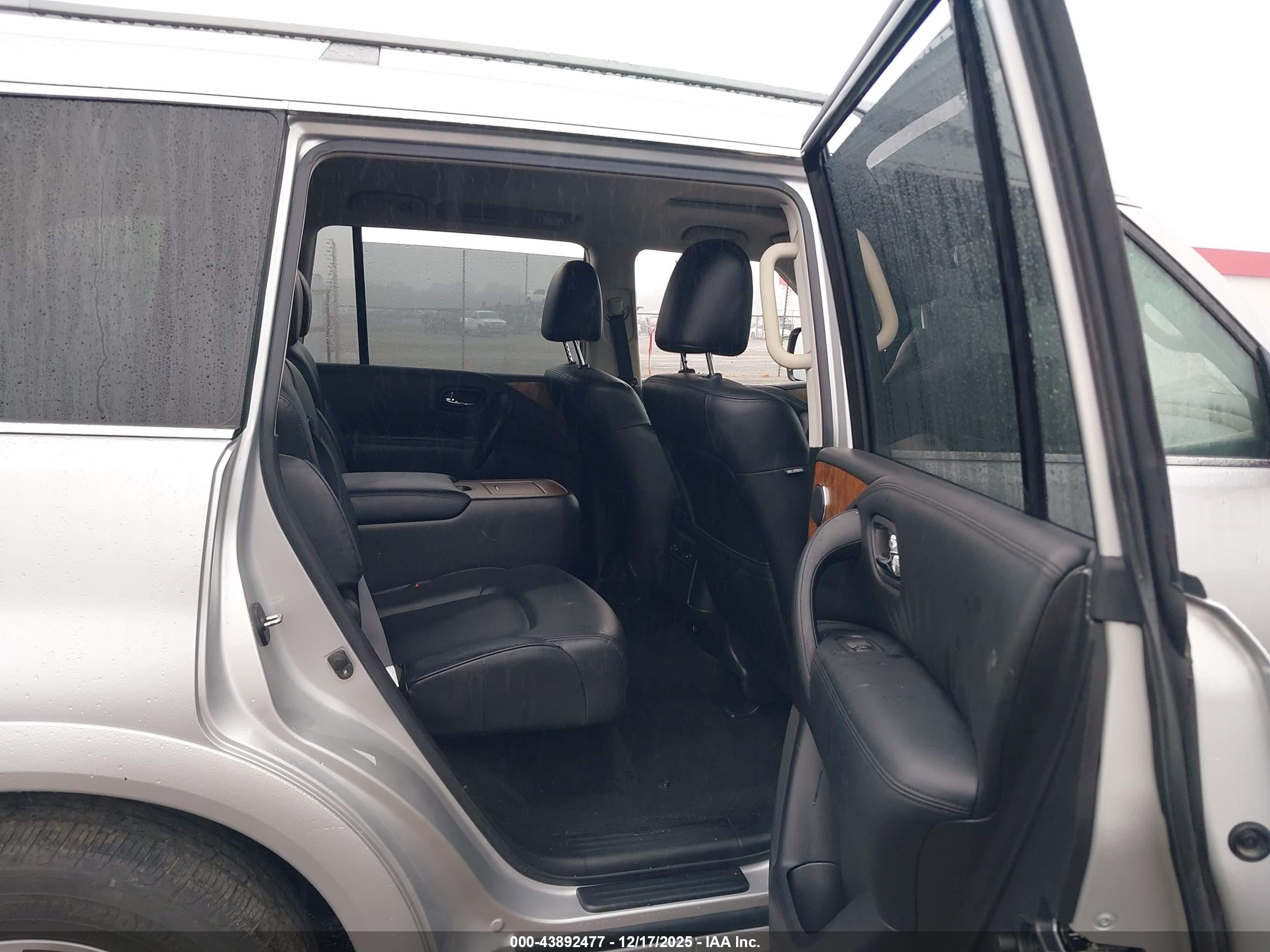NISSAN ARMADA image 8