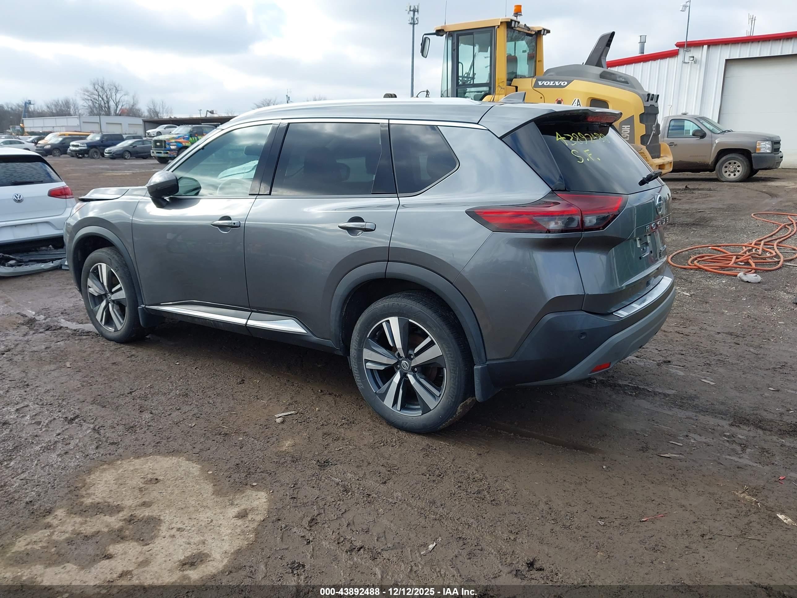 NISSAN ROGUE image 3