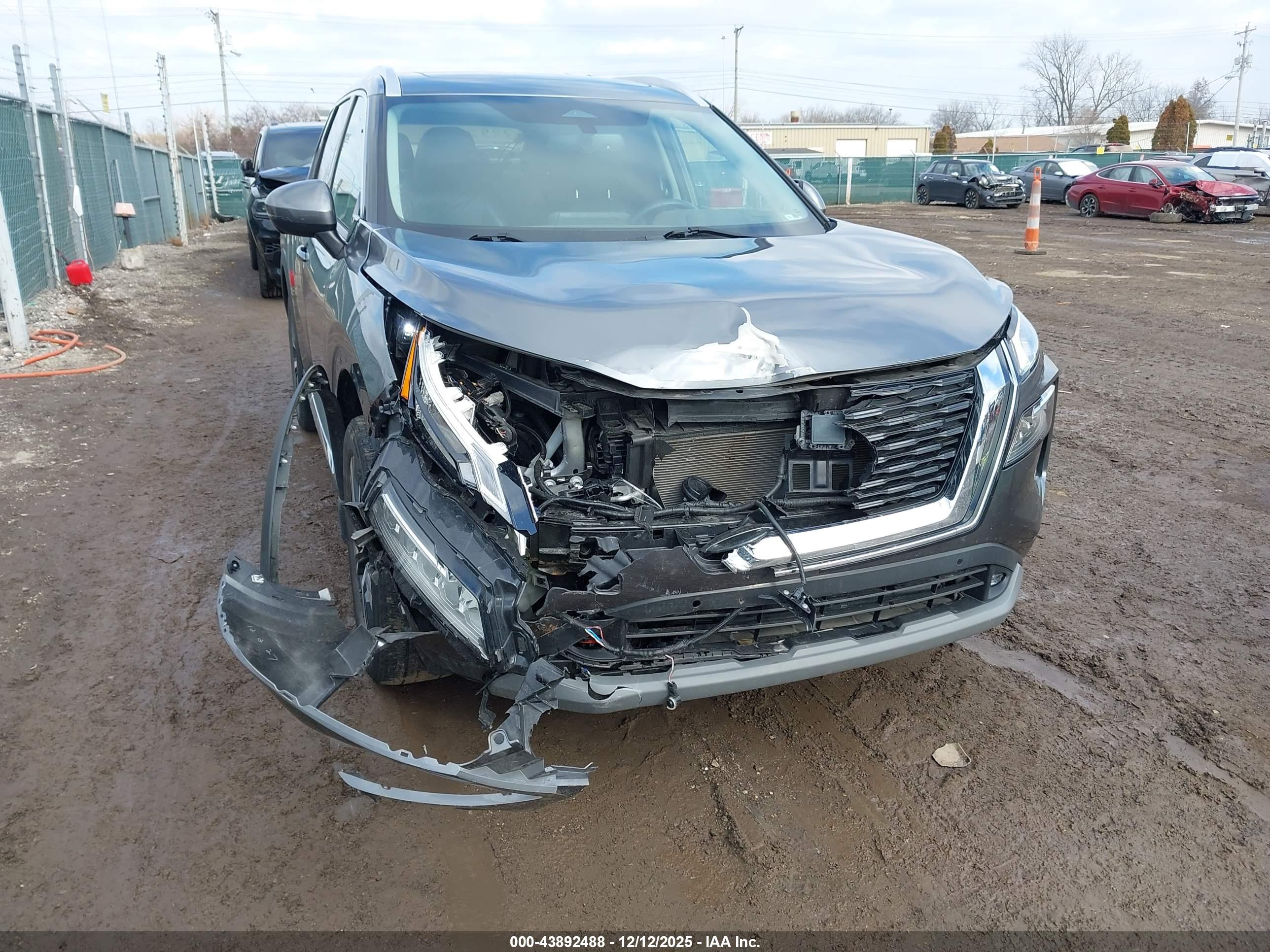 NISSAN ROGUE image 6