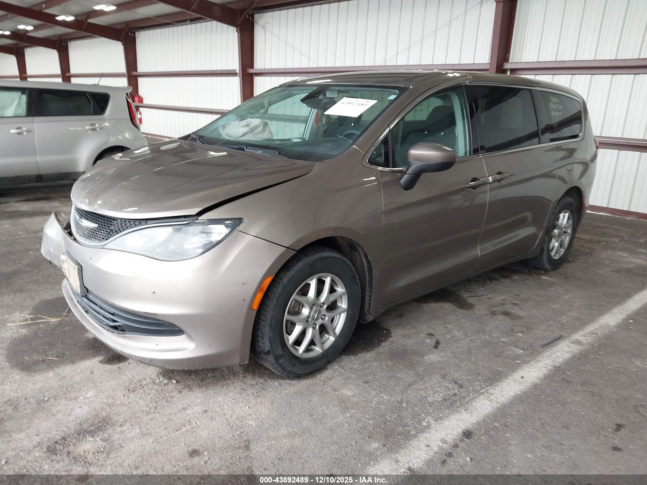 CHRYSLER PACIFICA image 2