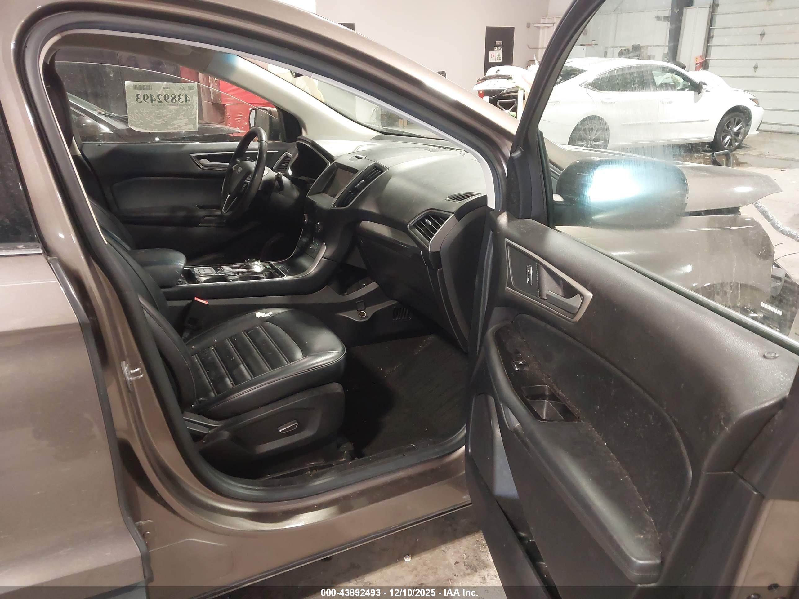 FORD EDGE image 5