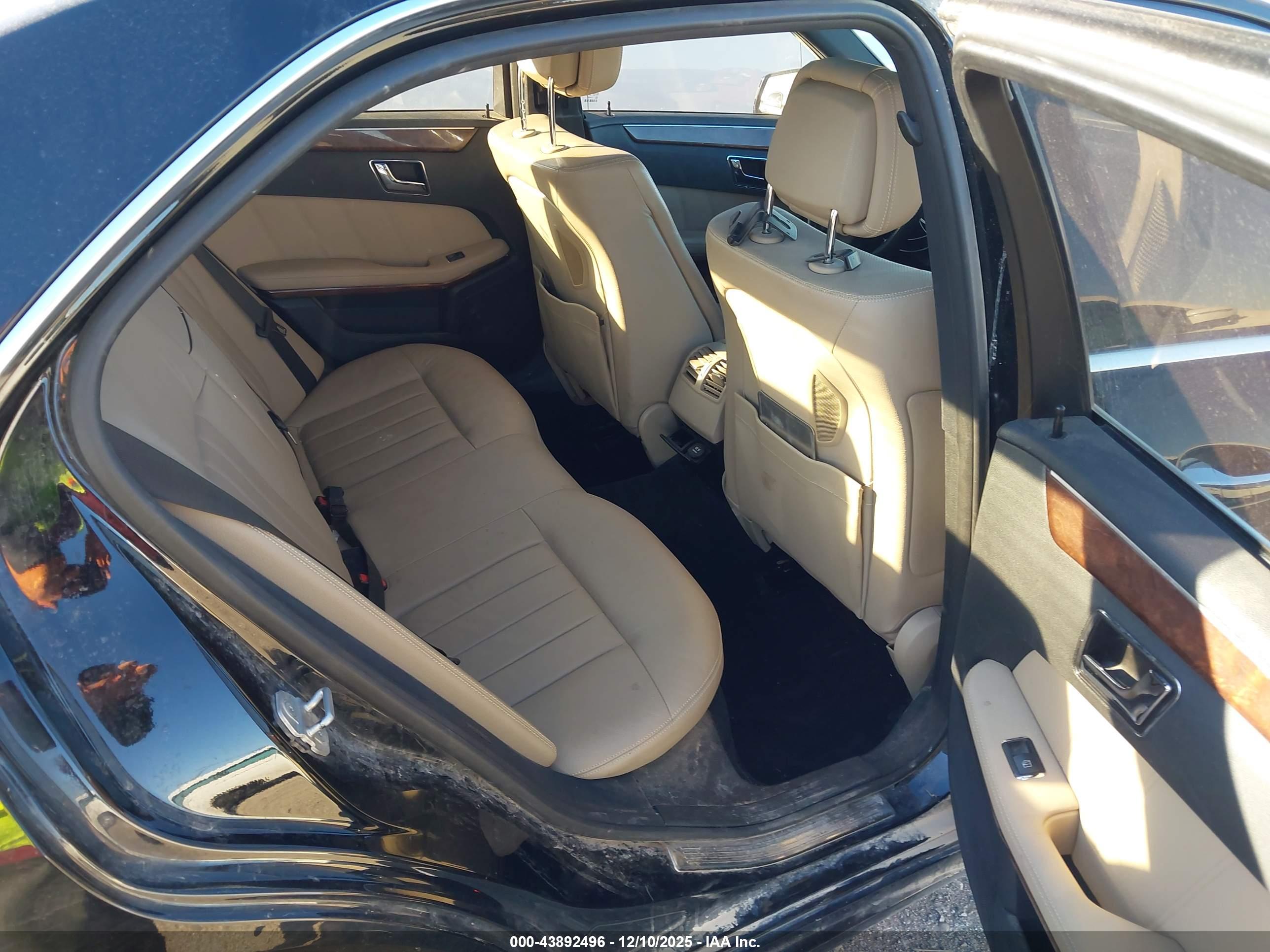 MERCEDES-BENZ E image 8