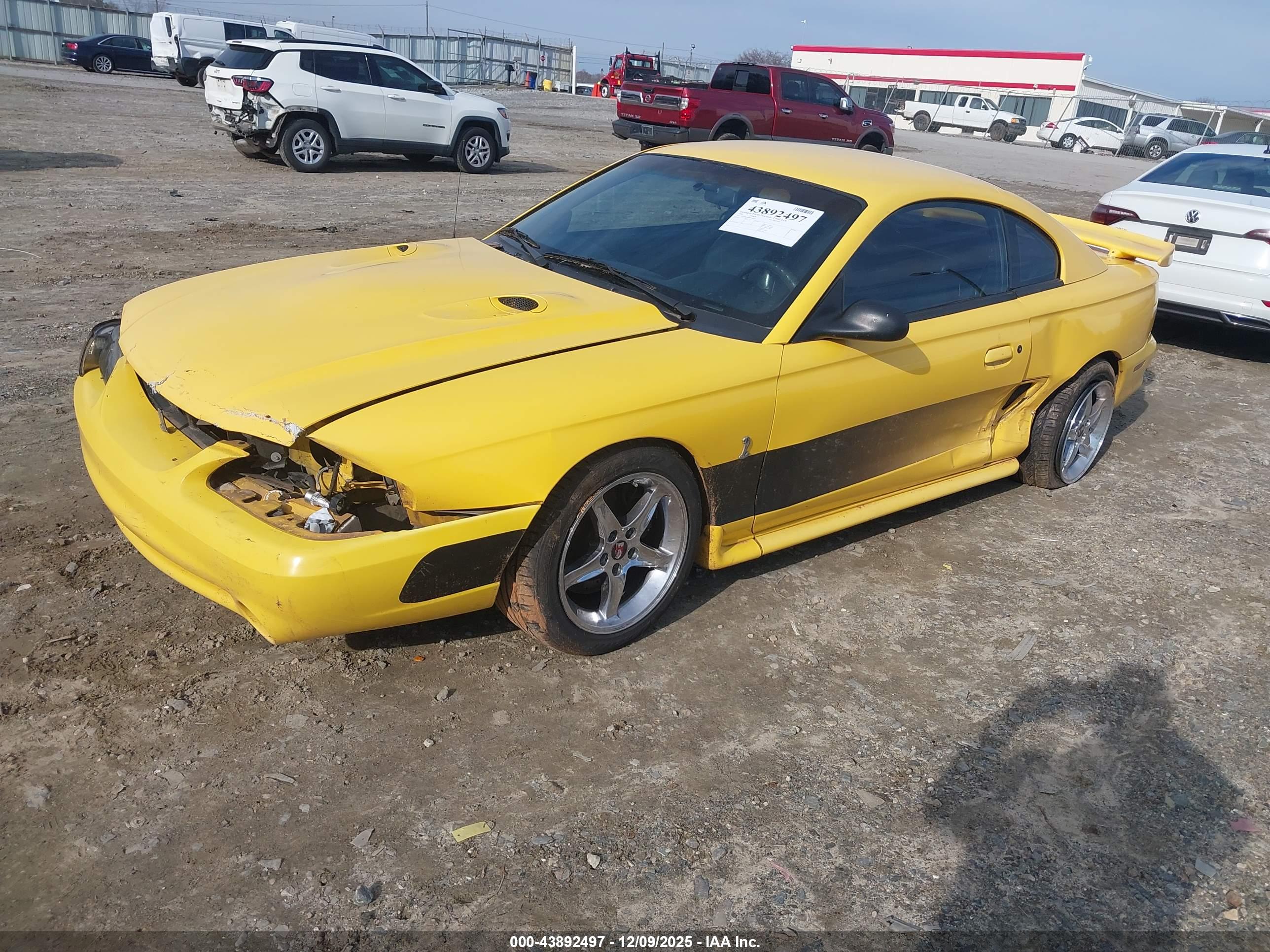 FORD MUSTANG image 2