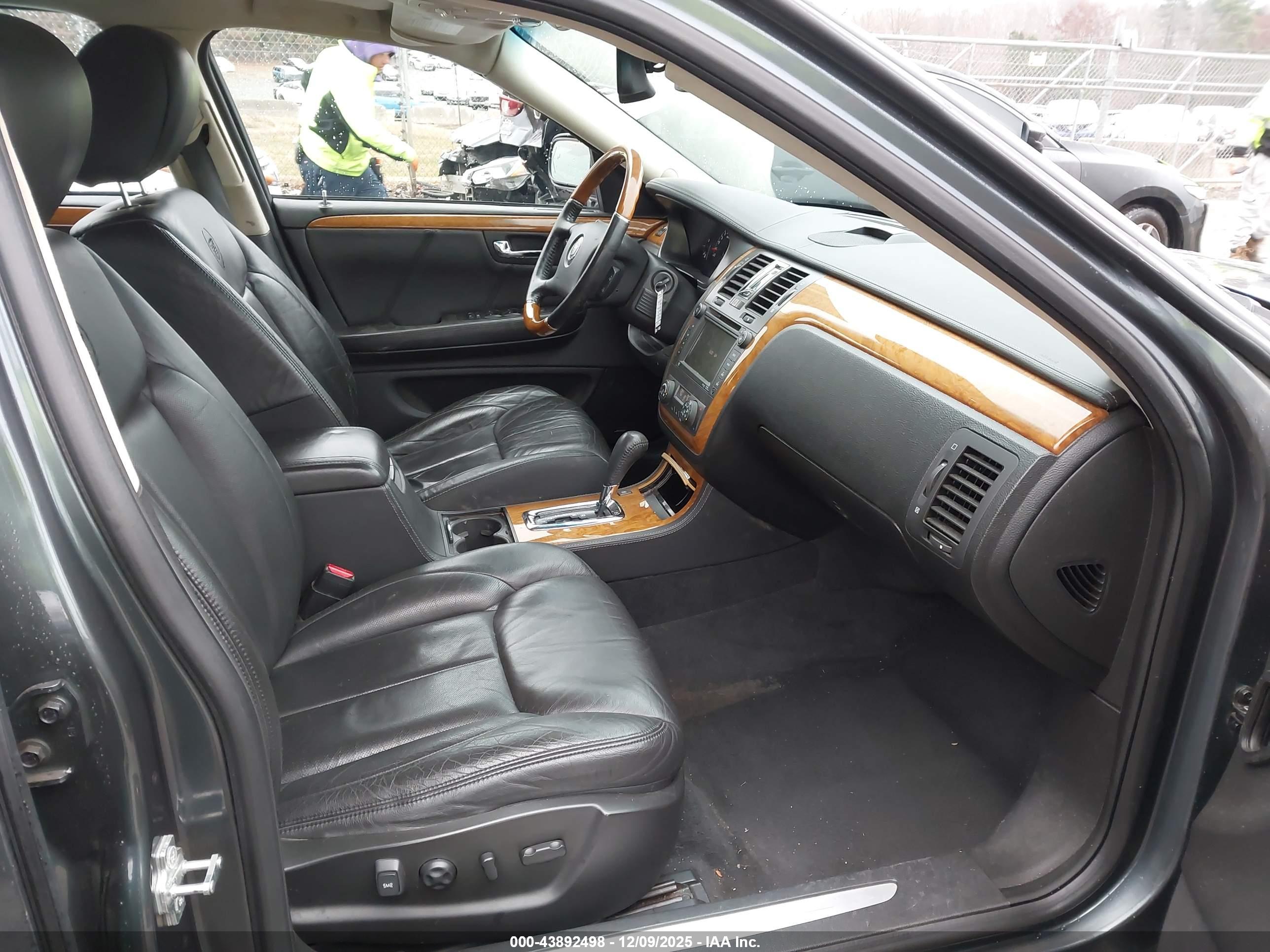 CADILLAC DTS image 5