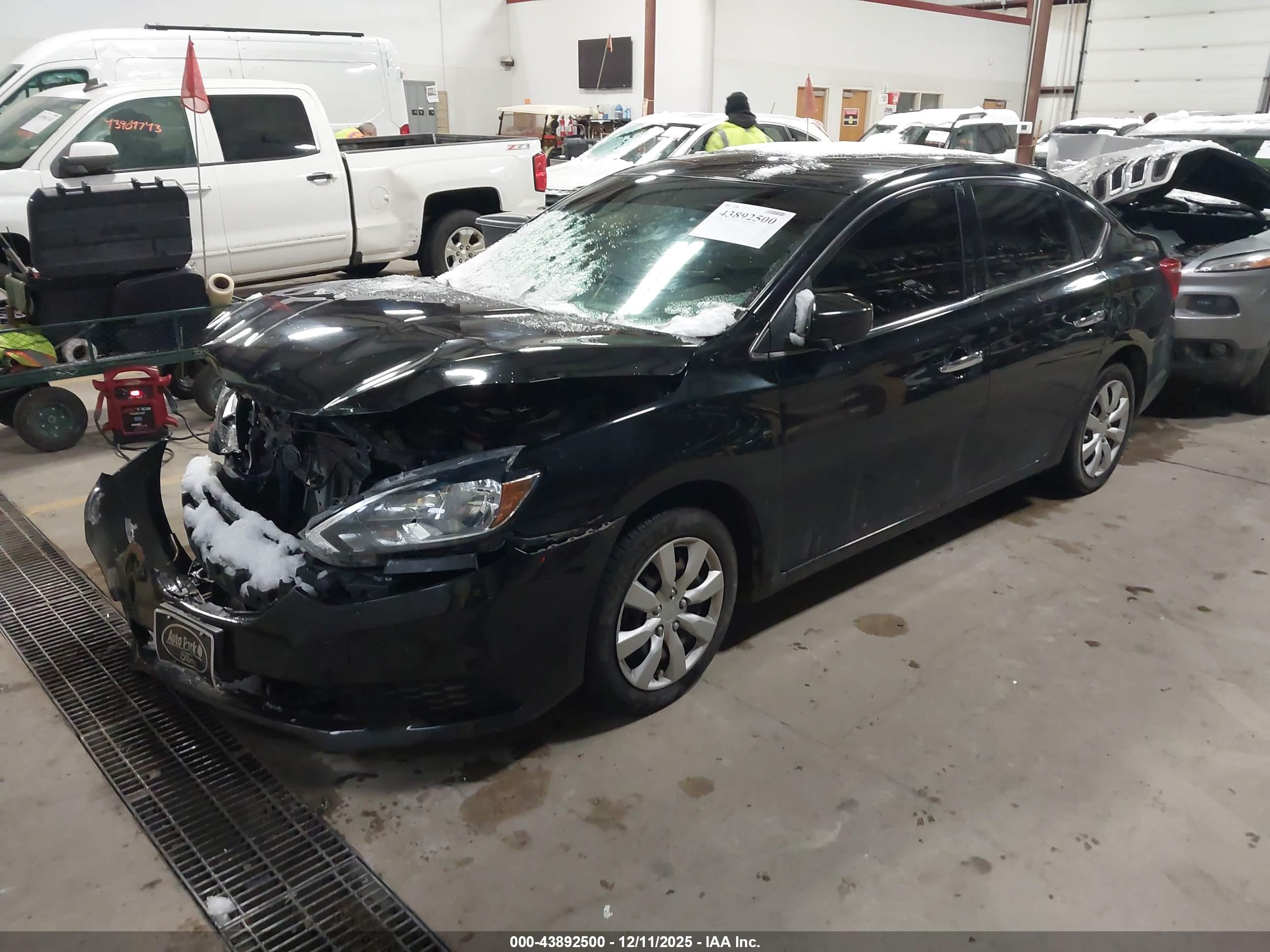 NISSAN SENTRA image 2