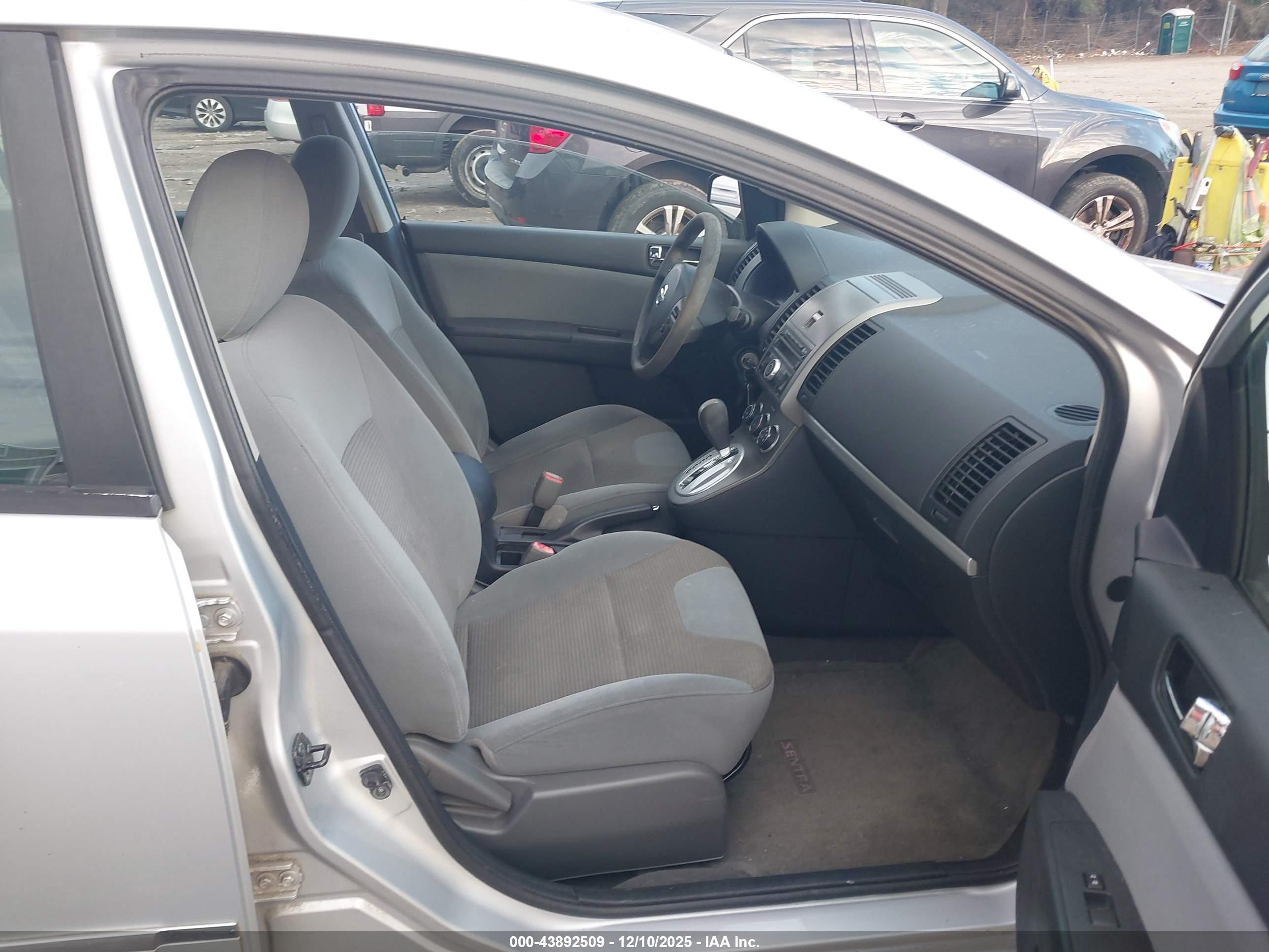 NISSAN SENTRA image 5
