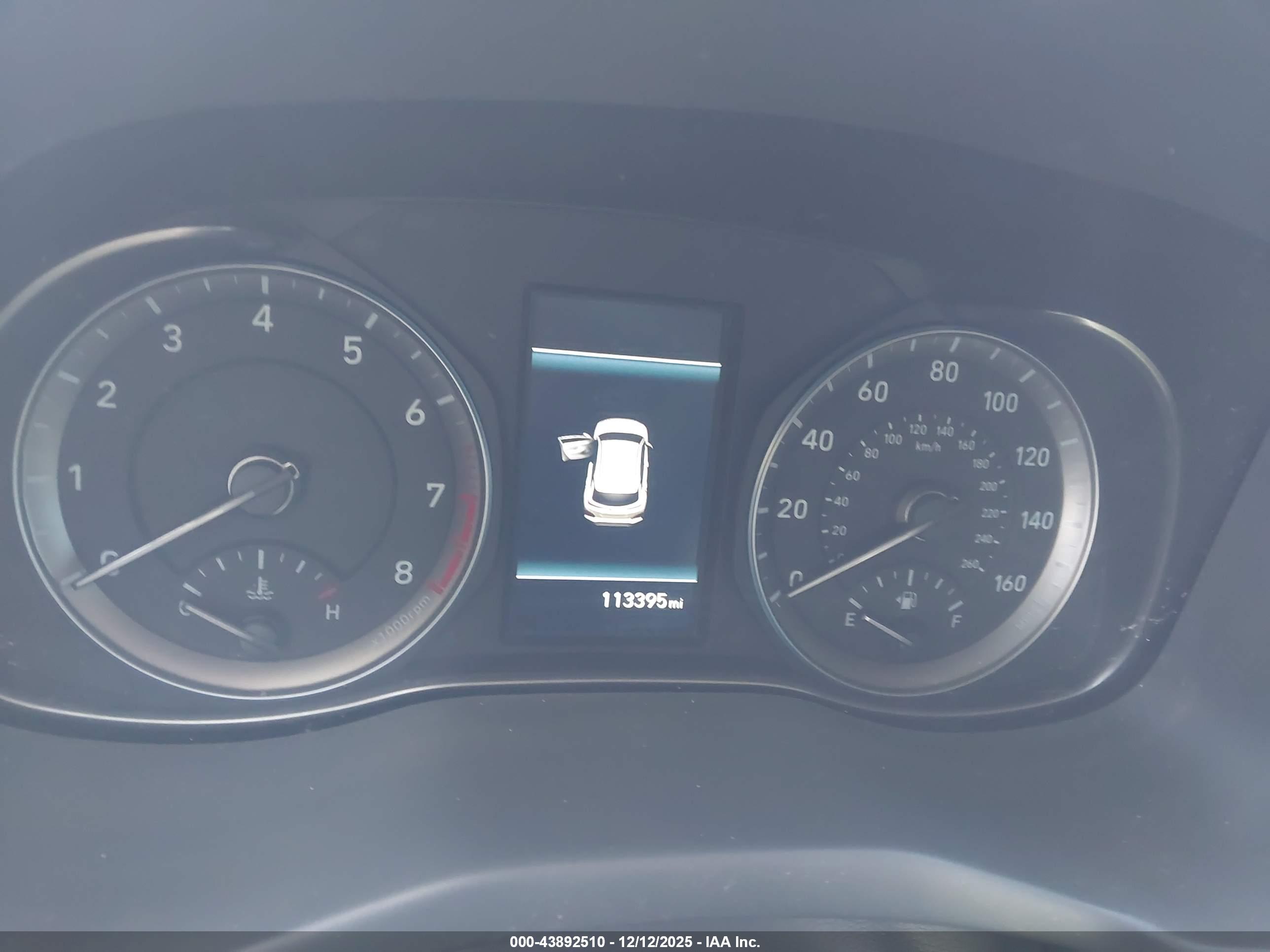HYUNDAI KONA image 7