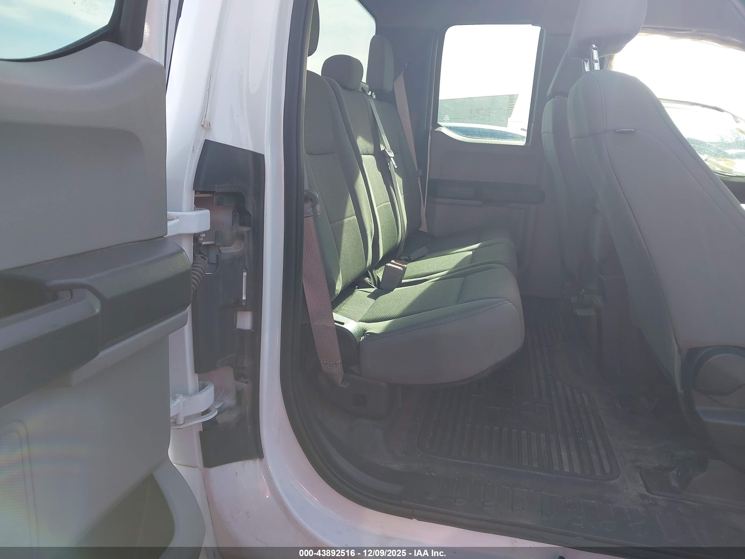 FORD F-250 image 8