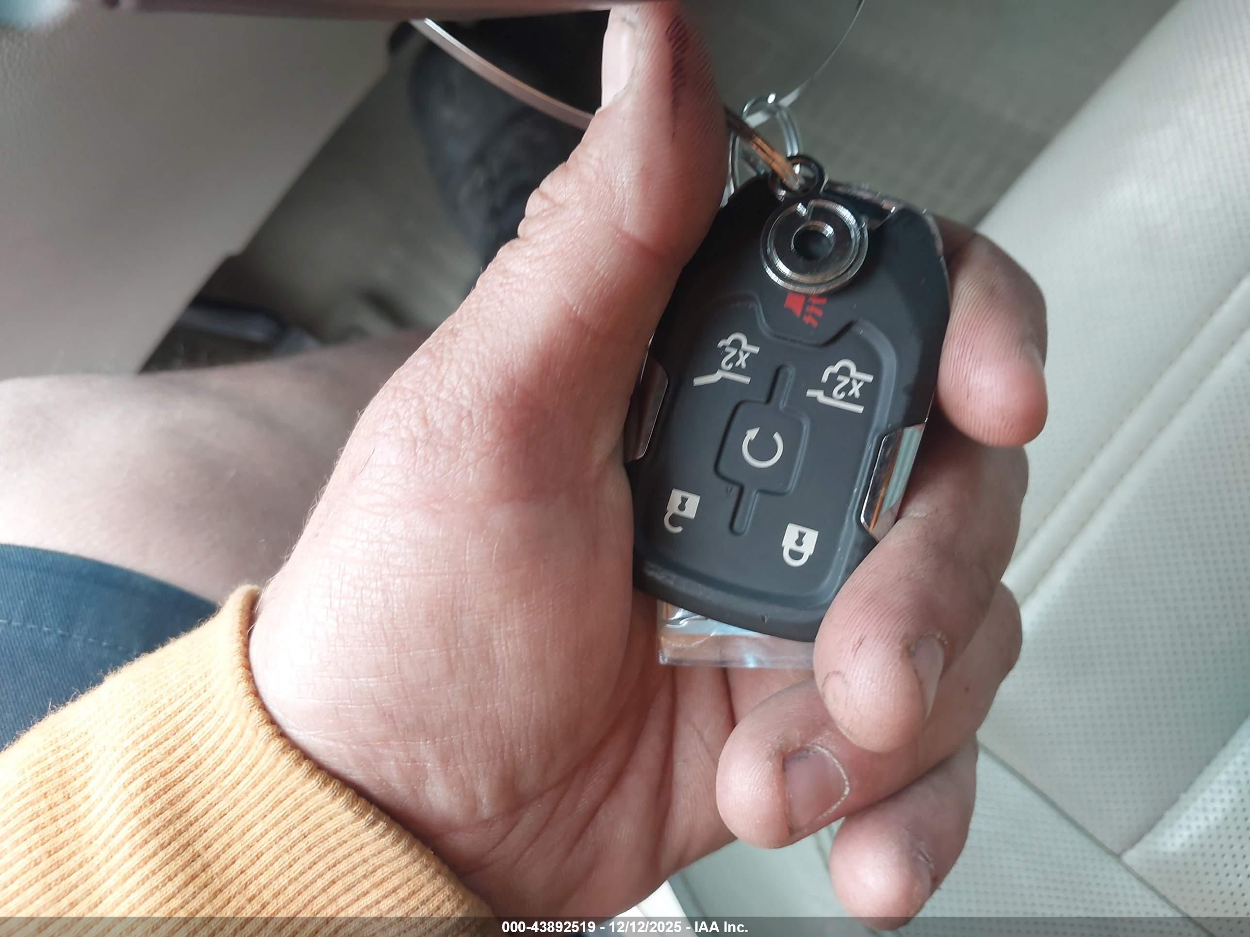 GMC YUKON image 11