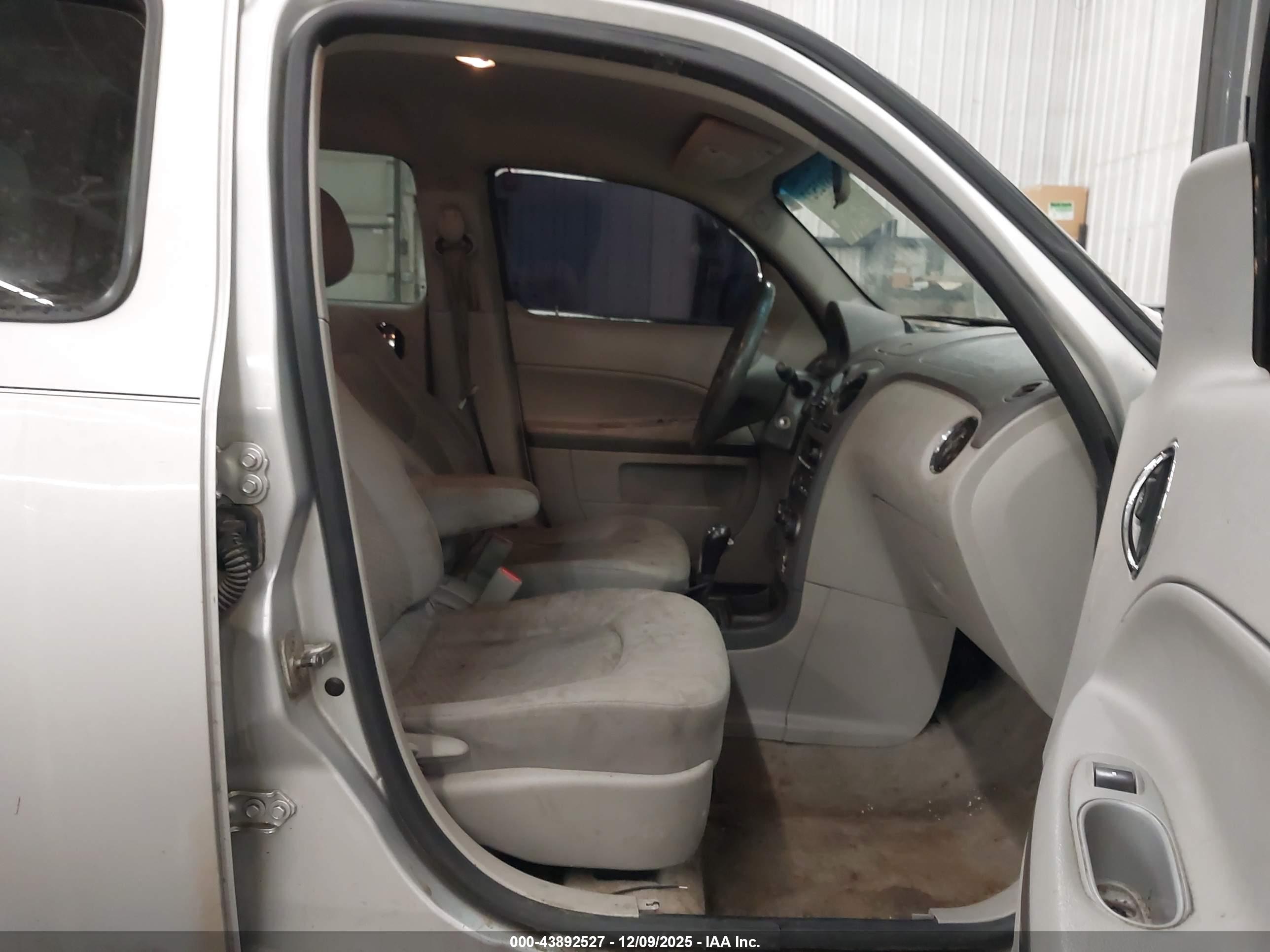 CHEVROLET HHR image 5