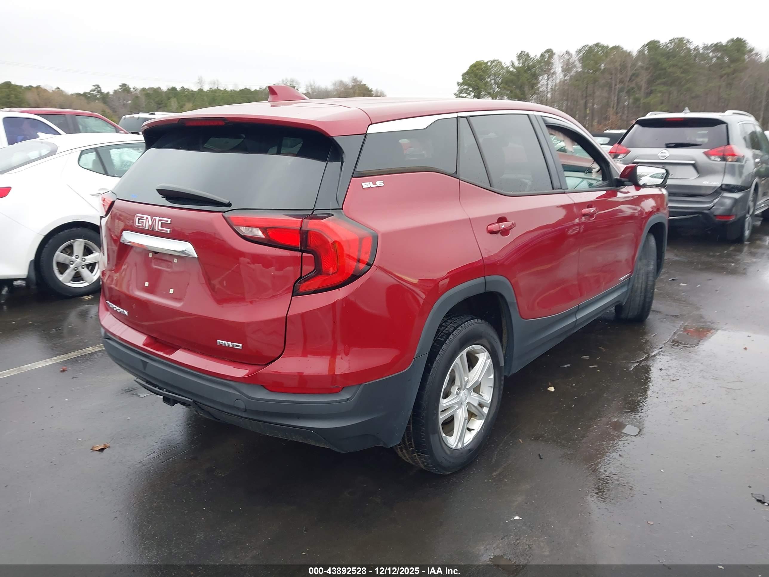 GMC TERRAIN image 4