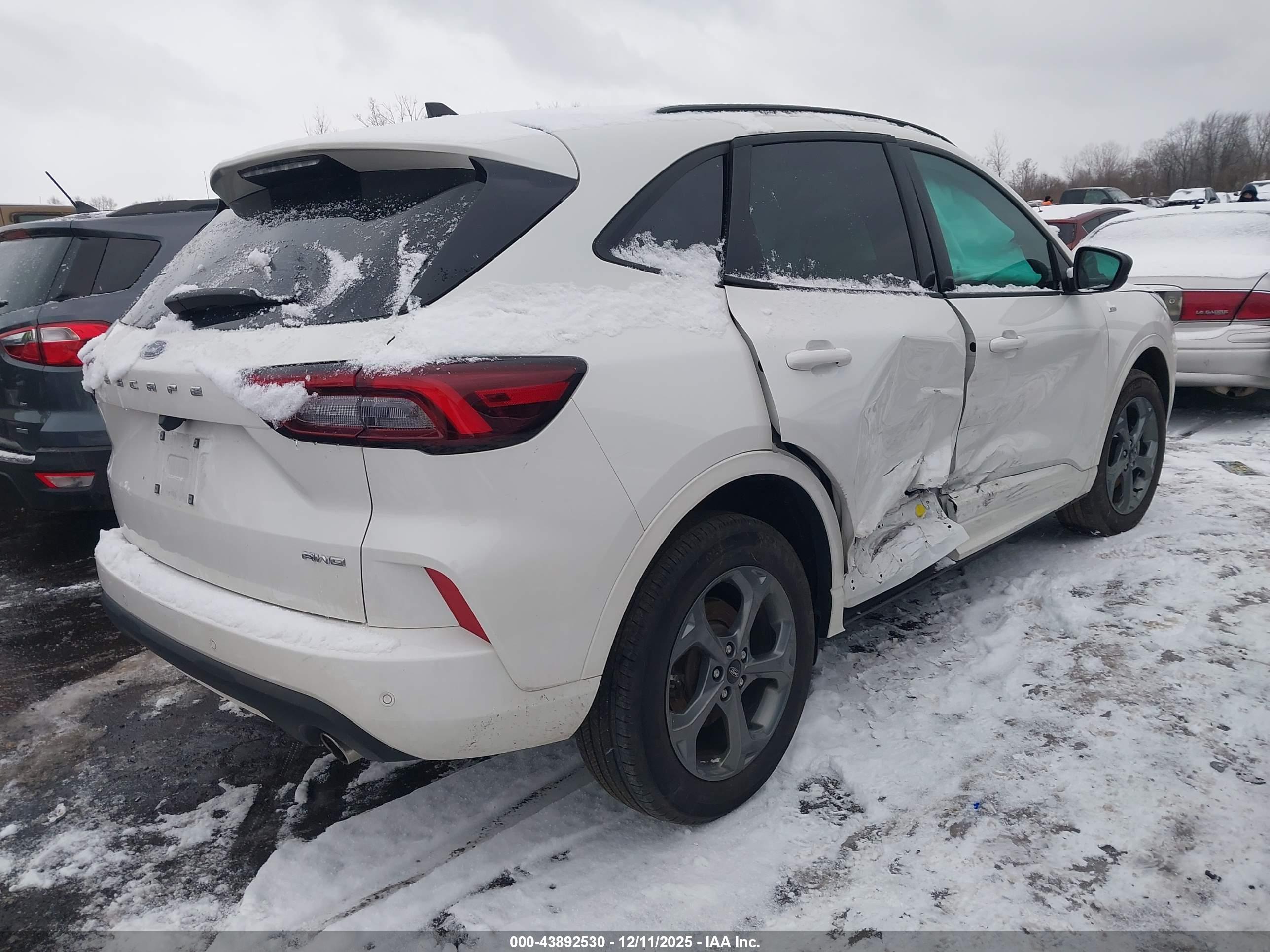 FORD ESCAPE image 4