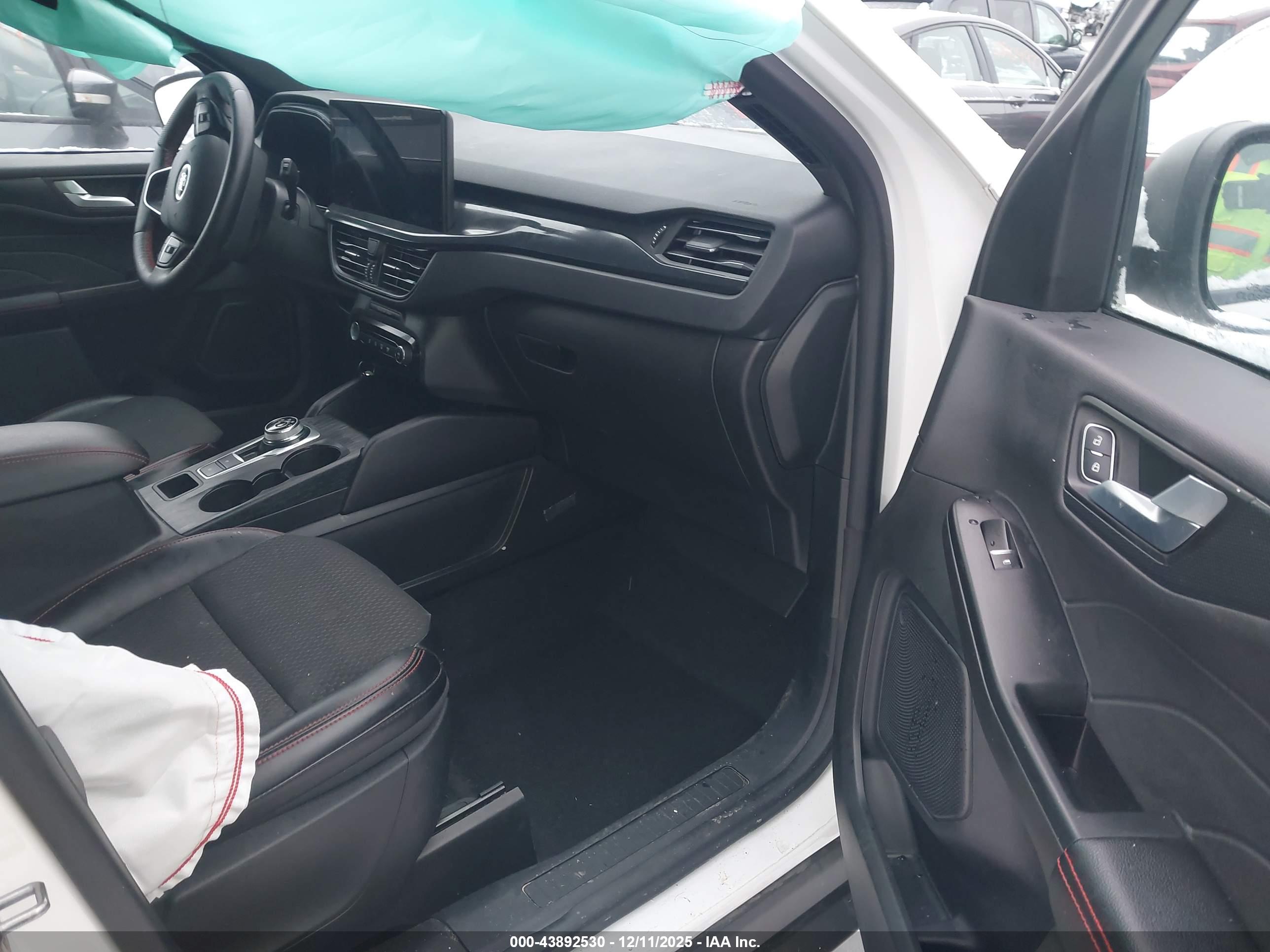 FORD ESCAPE image 5