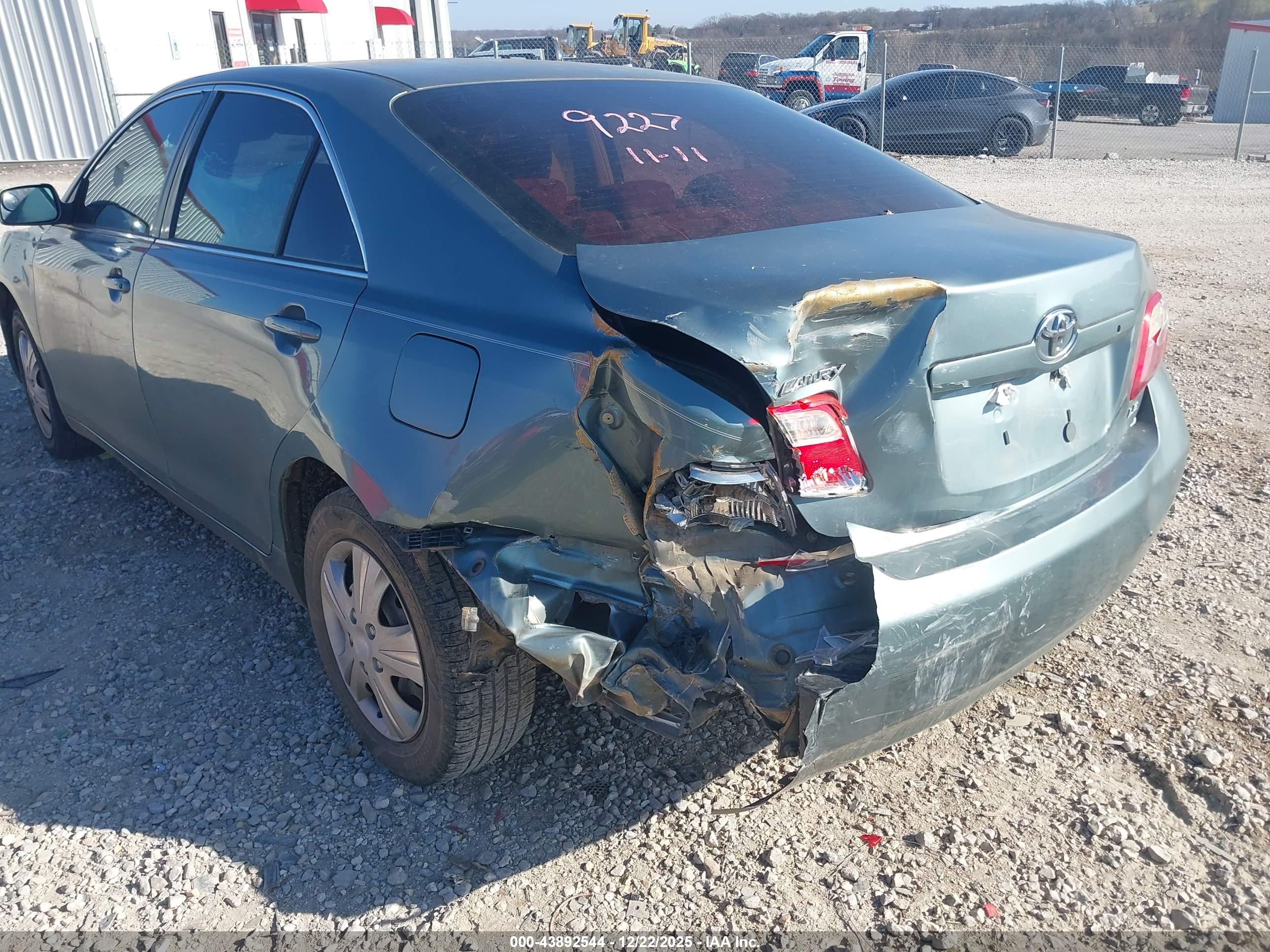 TOYOTA CAMRY image 6