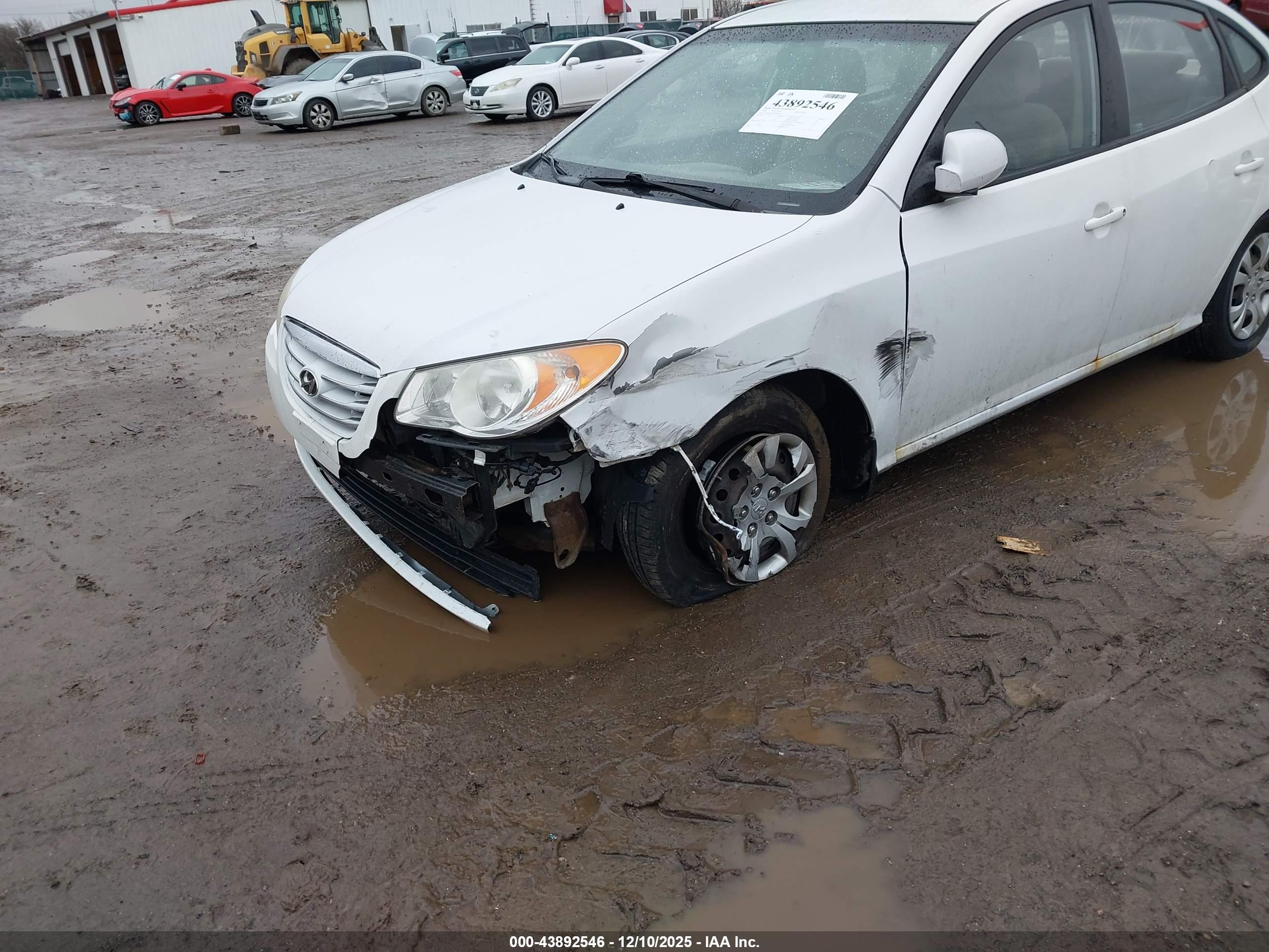 HYUNDAI ELANTRA image 6
