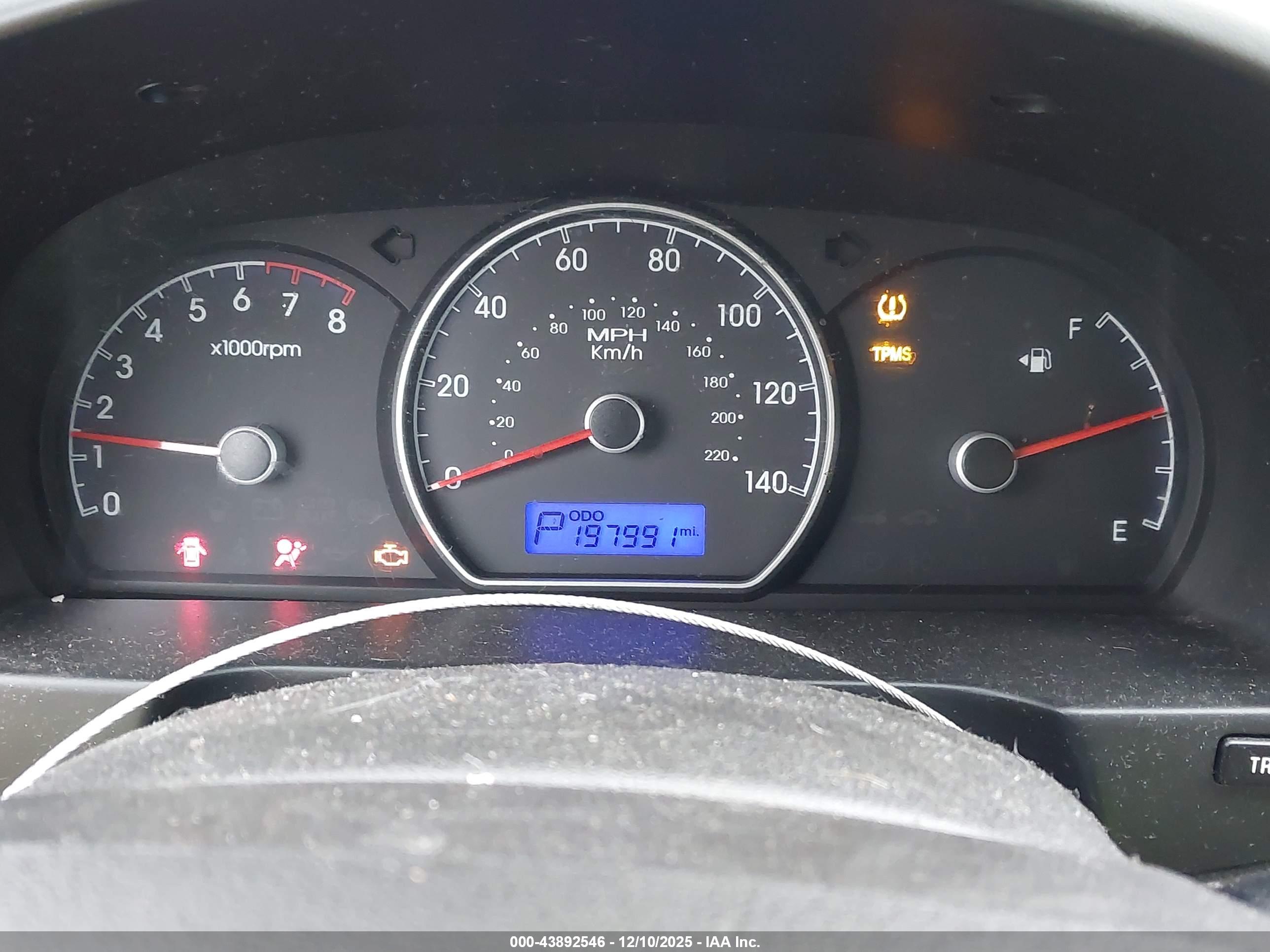 HYUNDAI ELANTRA image 7