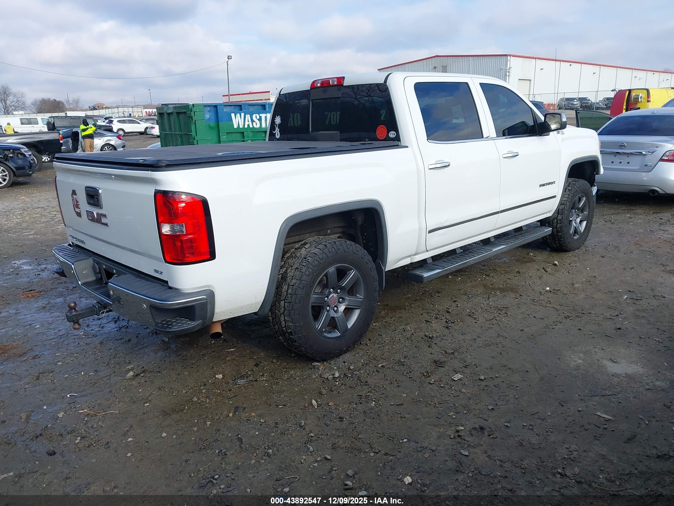 GMC SIERRA image 4