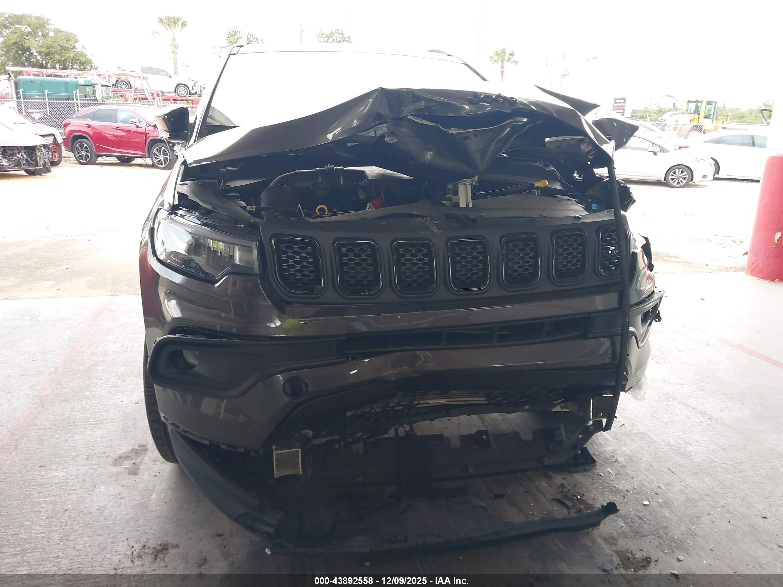 JEEP COMPASS image 6
