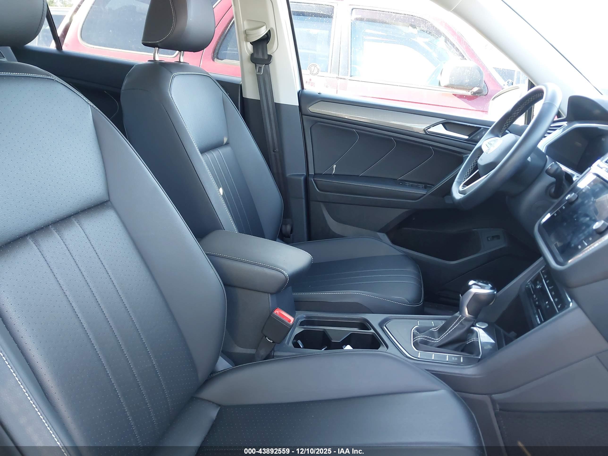 VOLKSWAGEN TIGUAN image 5
