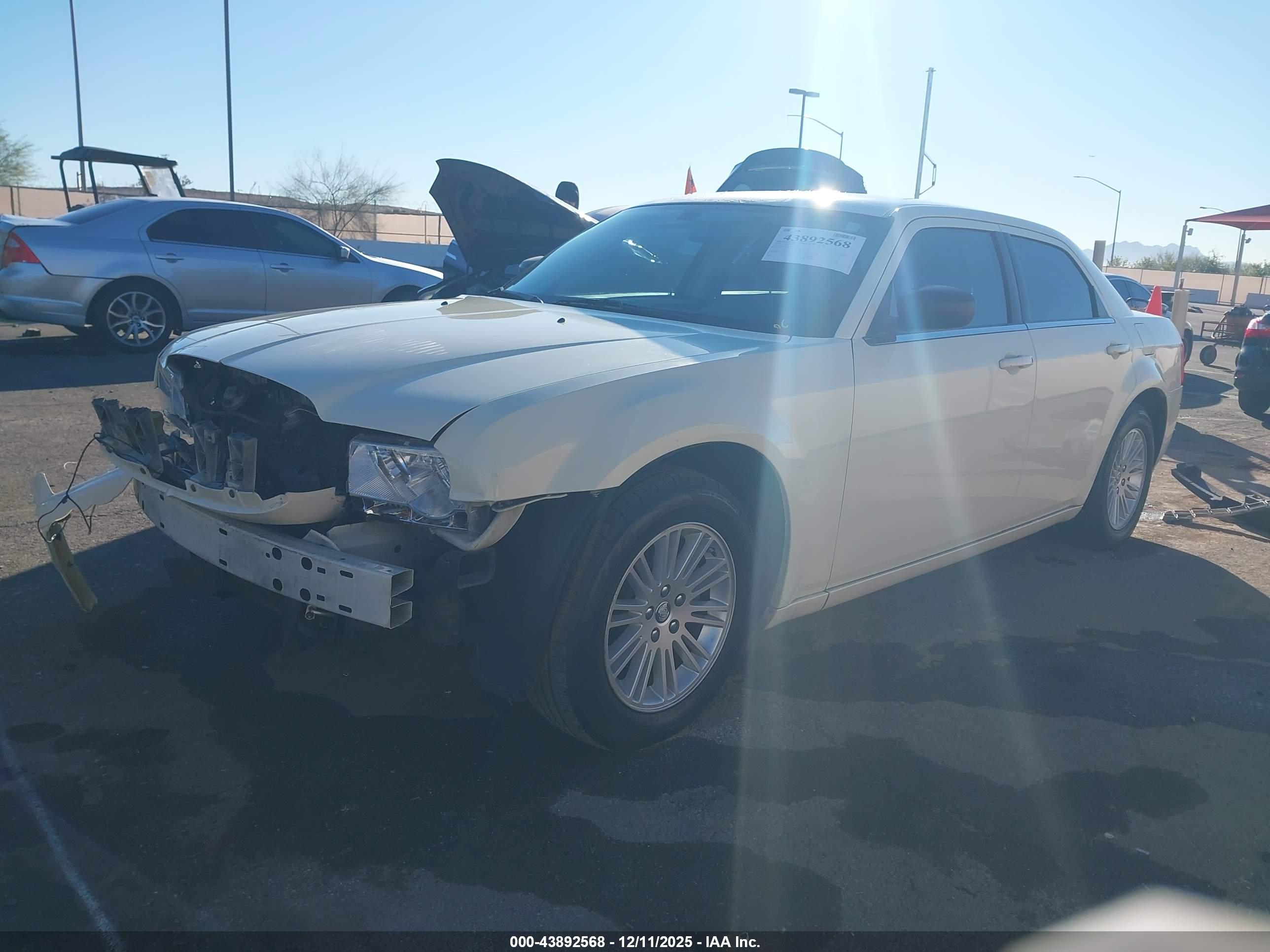 CHRYSLER 300 image 2