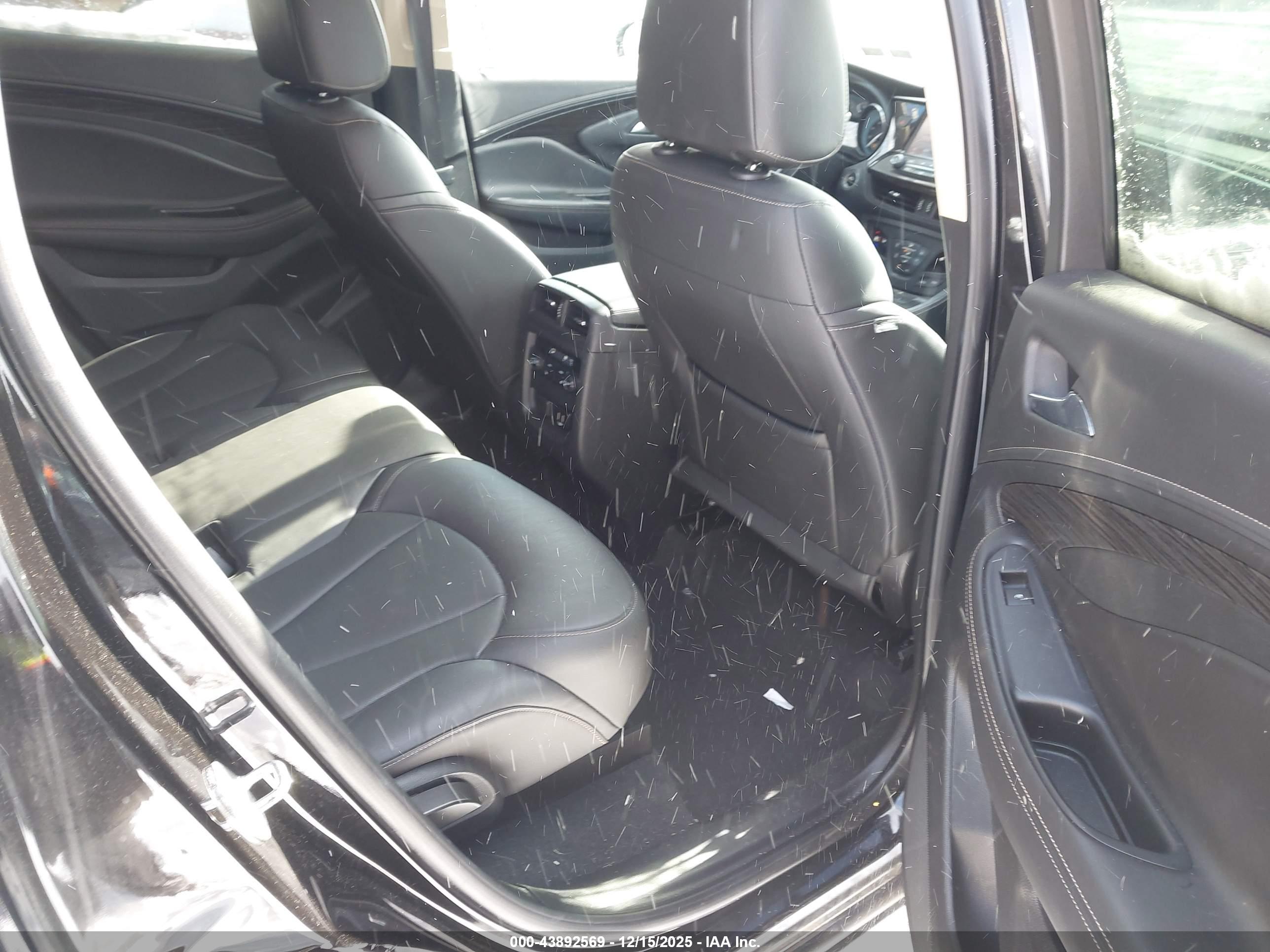 BUICK ENVISION image 8