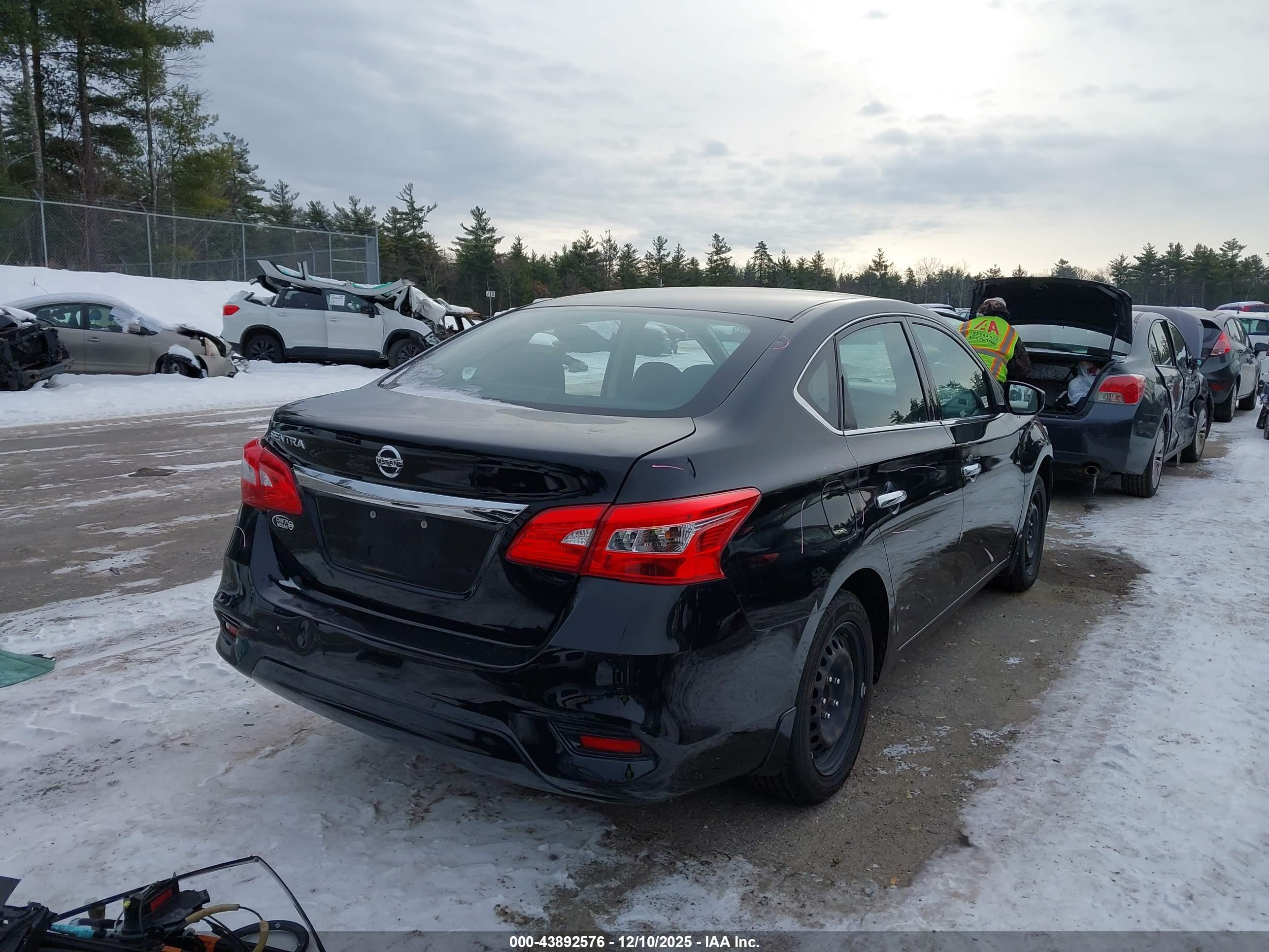 NISSAN SENTRA image 4