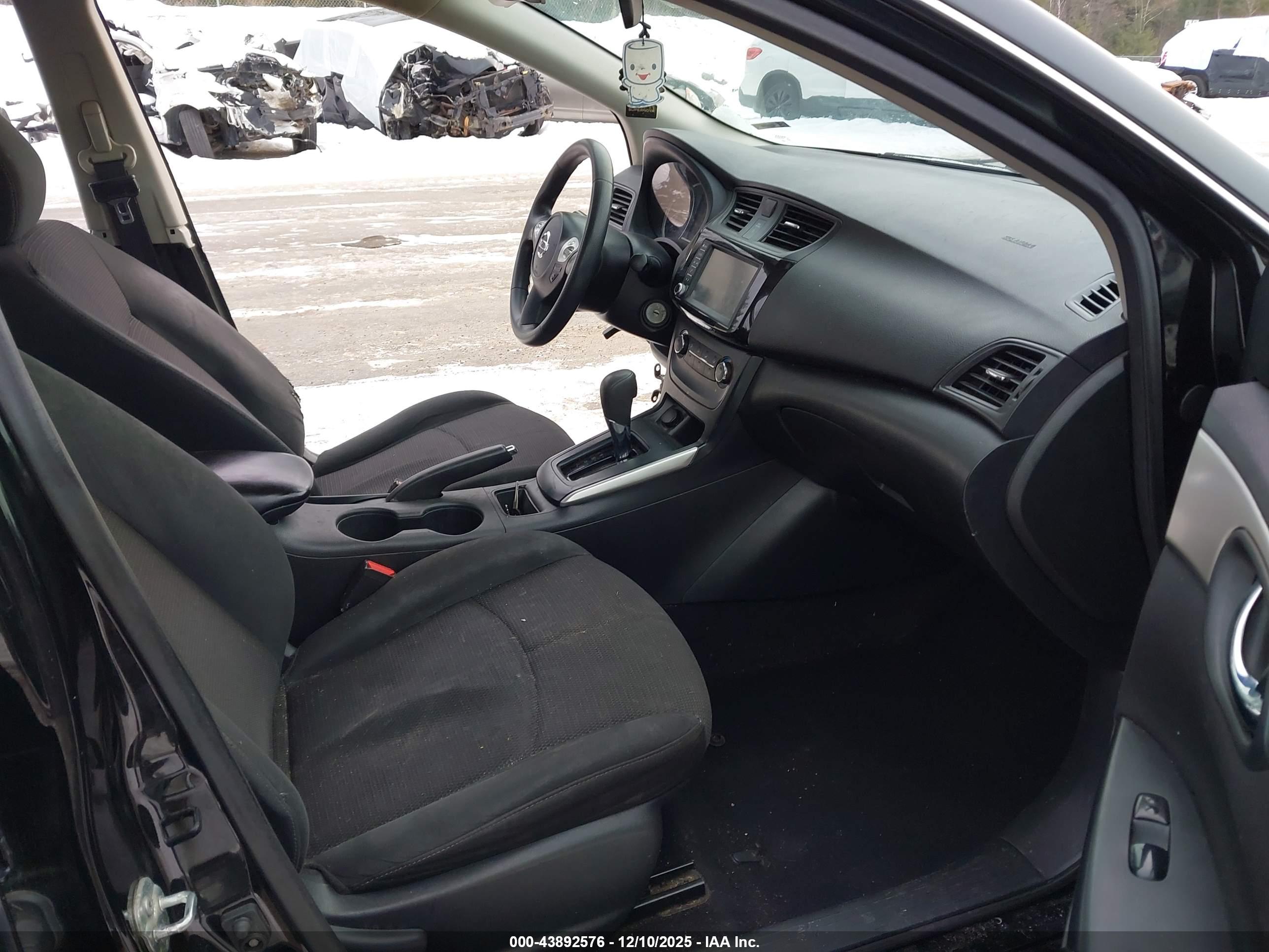 NISSAN SENTRA image 5