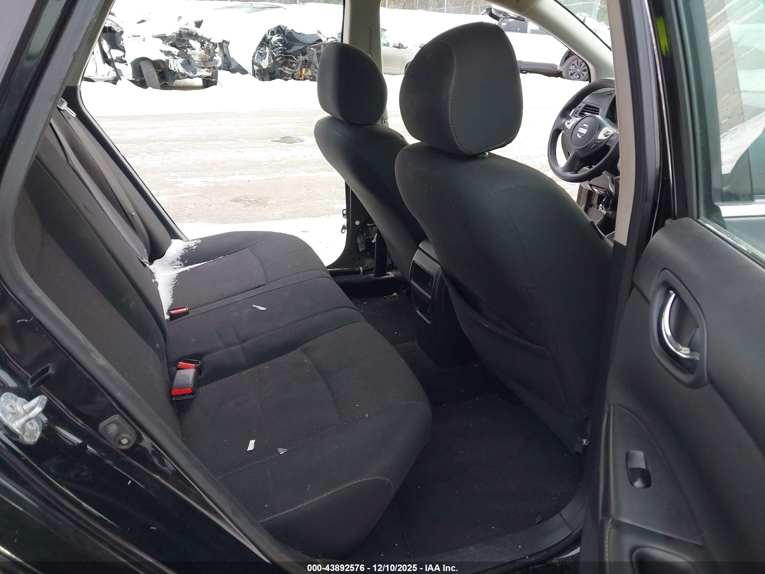 NISSAN SENTRA image 8