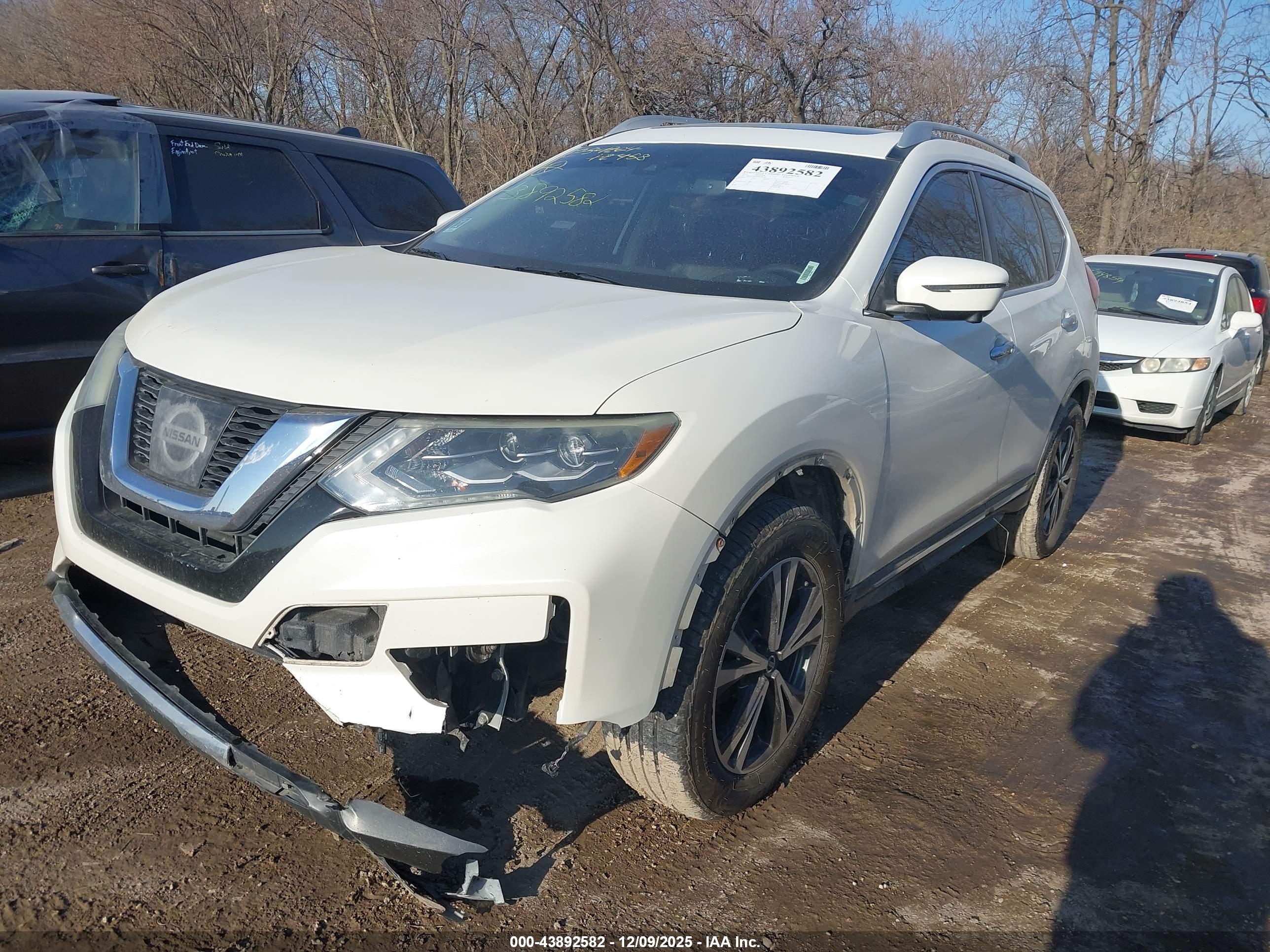 NISSAN ROGUE image 2