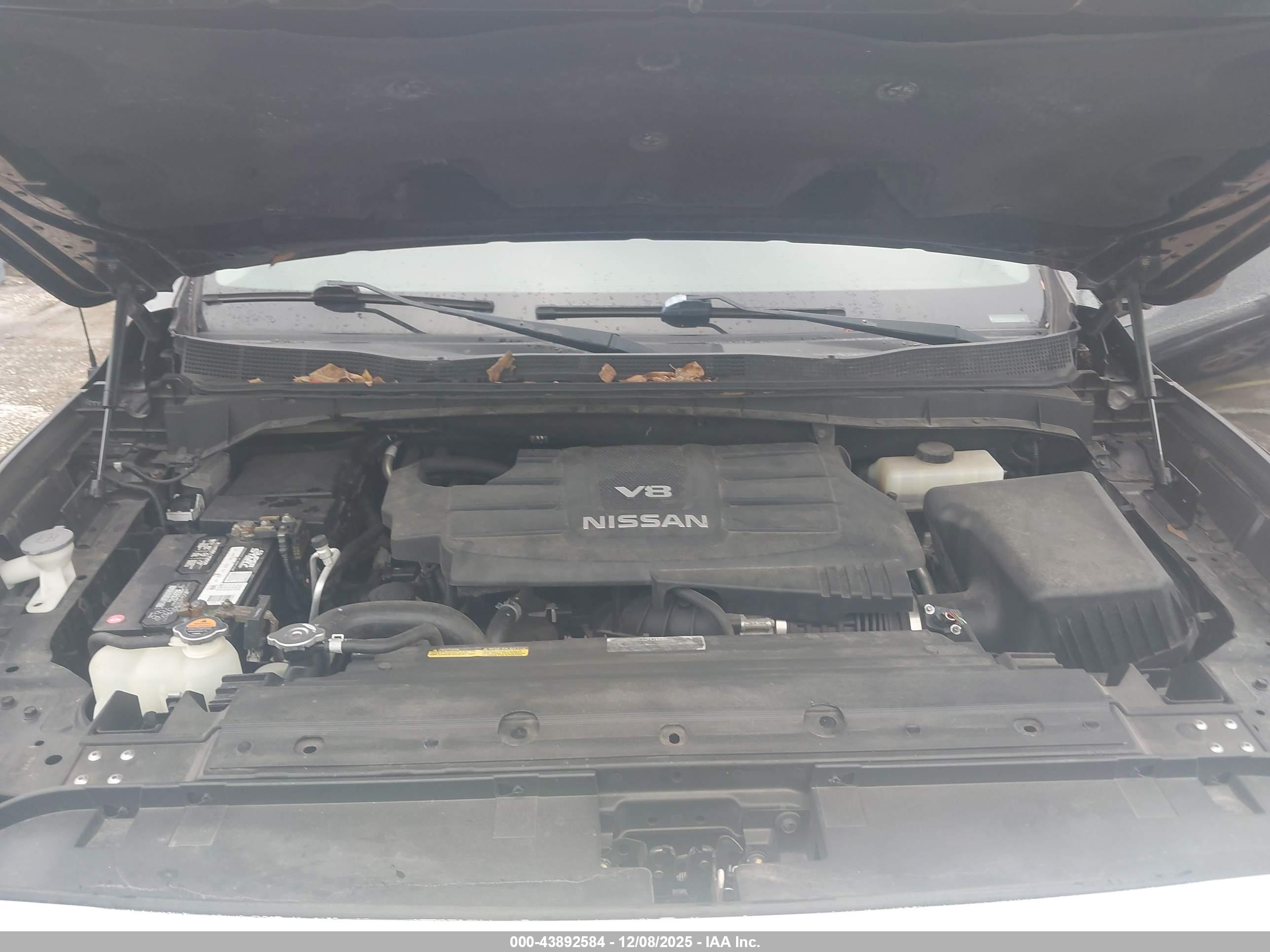 NISSAN TITAN image 10
