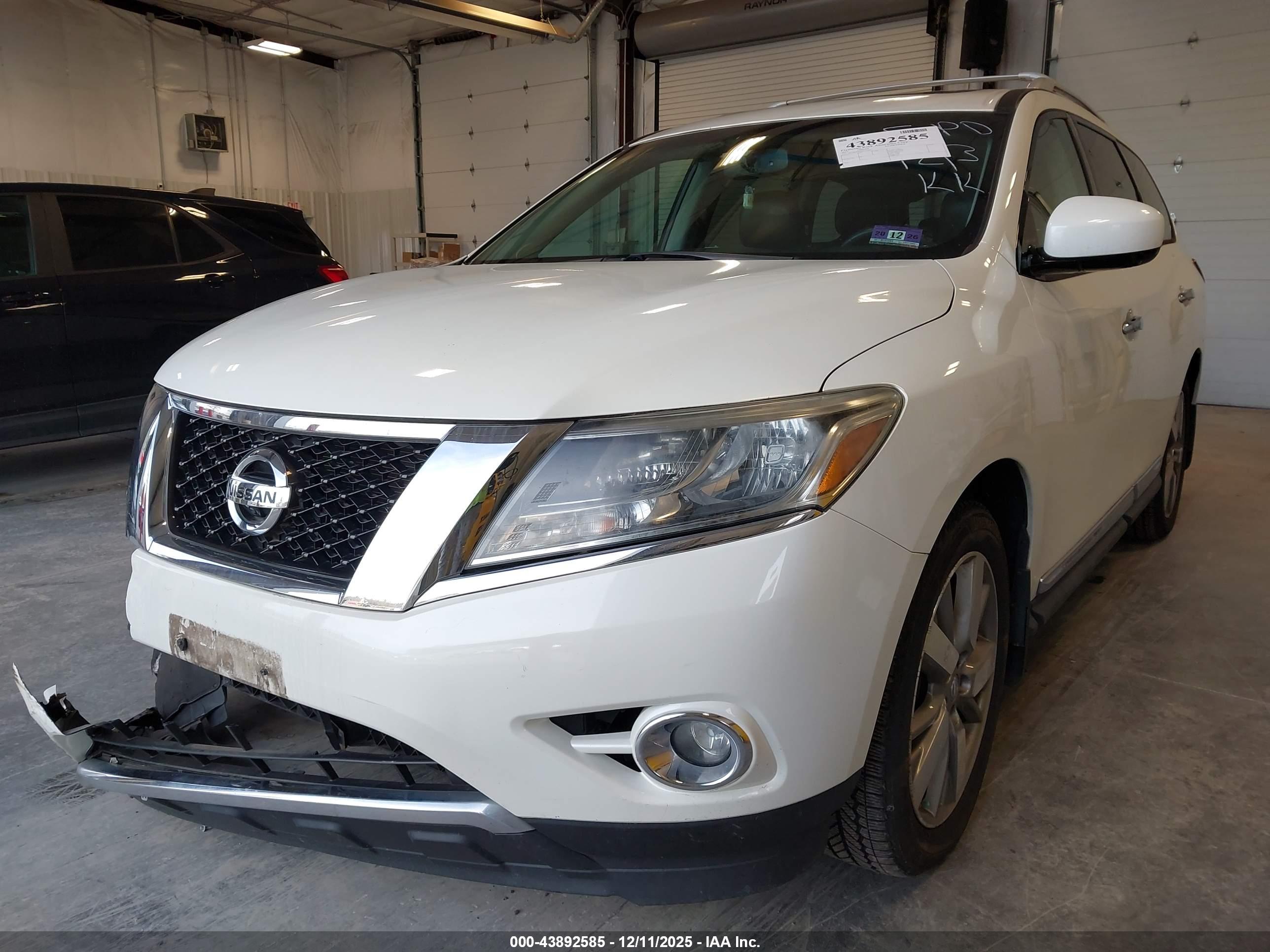 NISSAN PATHFINDER image 2