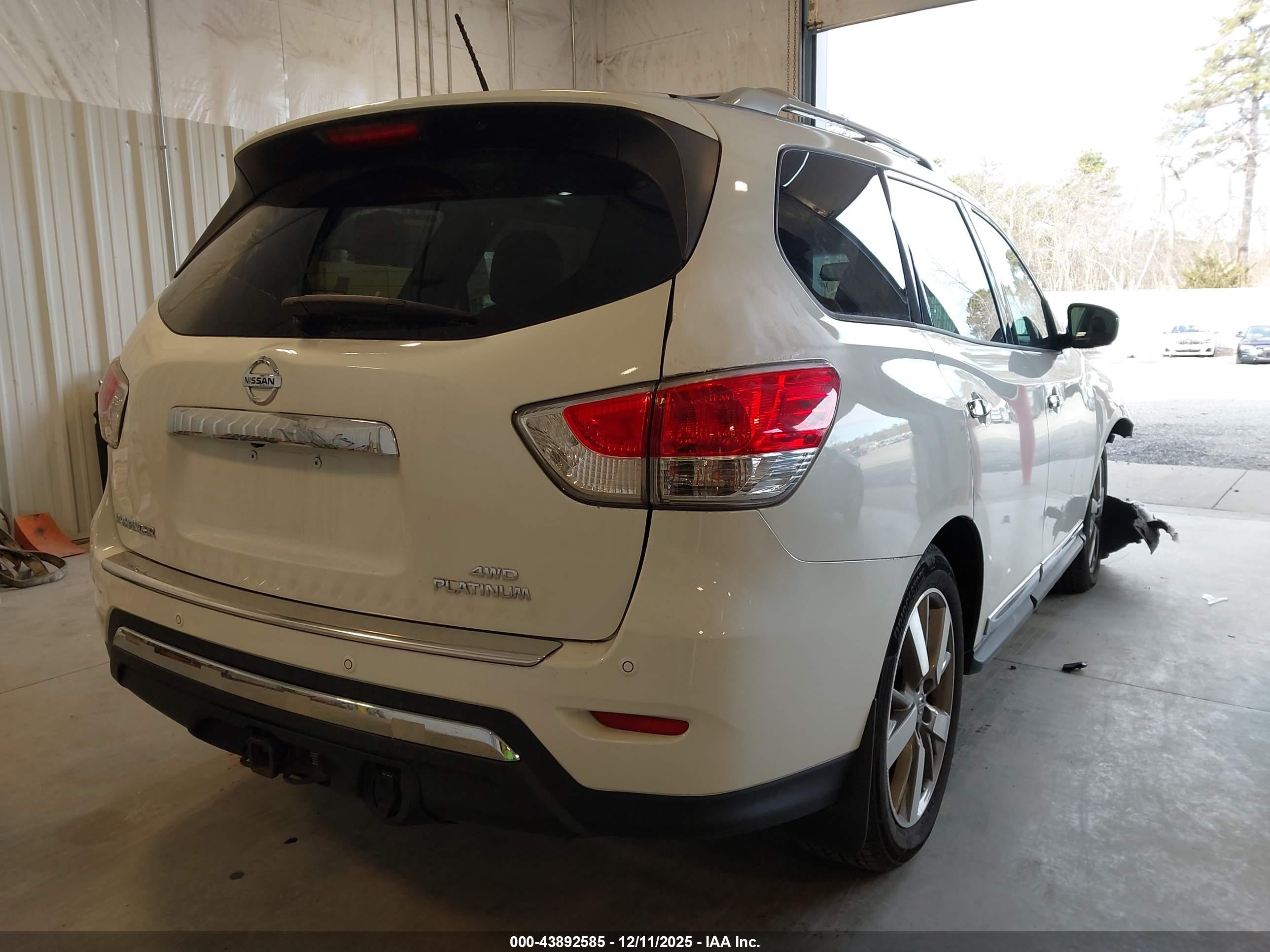 NISSAN PATHFINDER image 4