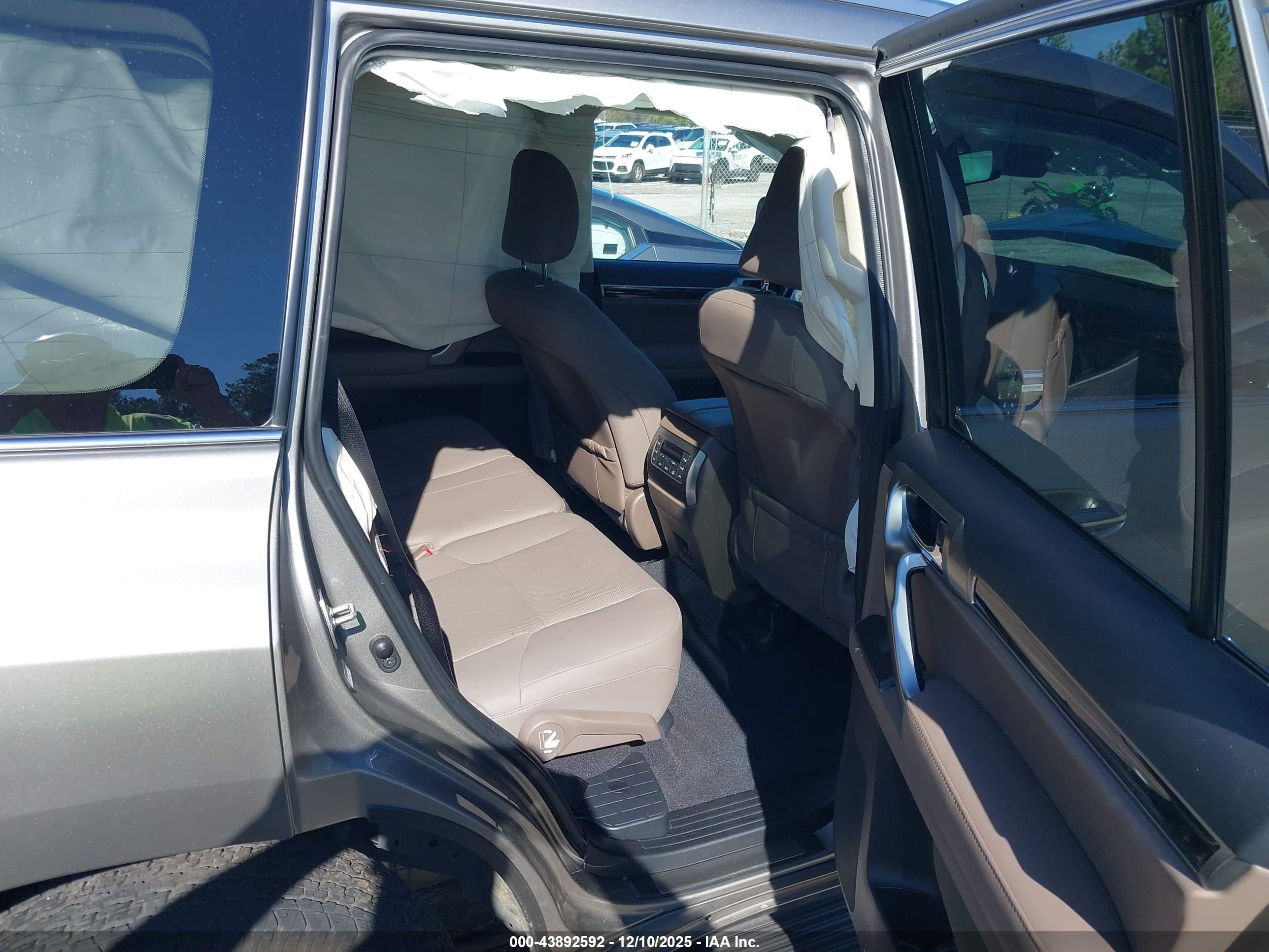 LEXUS GX image 8