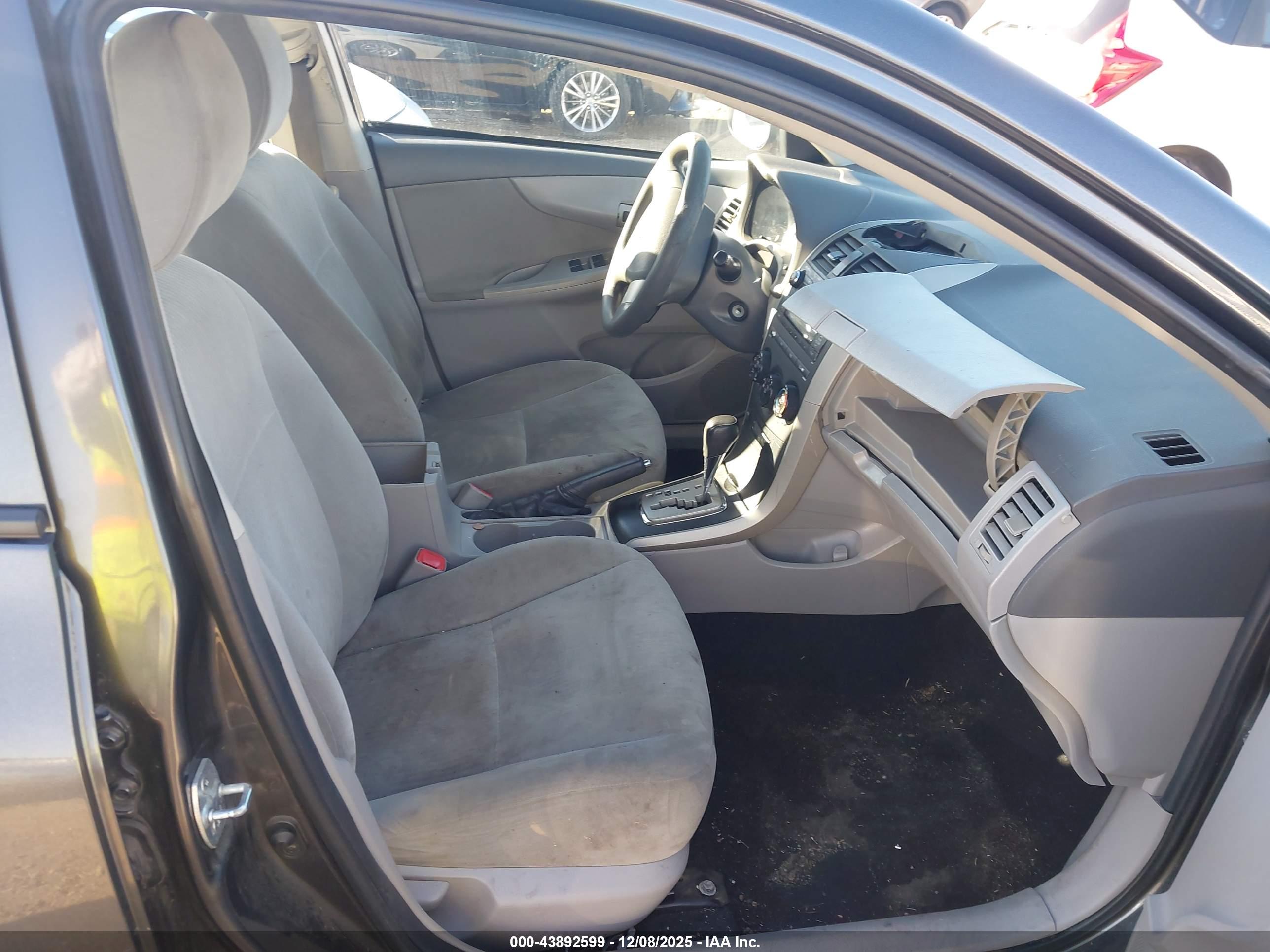 TOYOTA COROLLA image 5