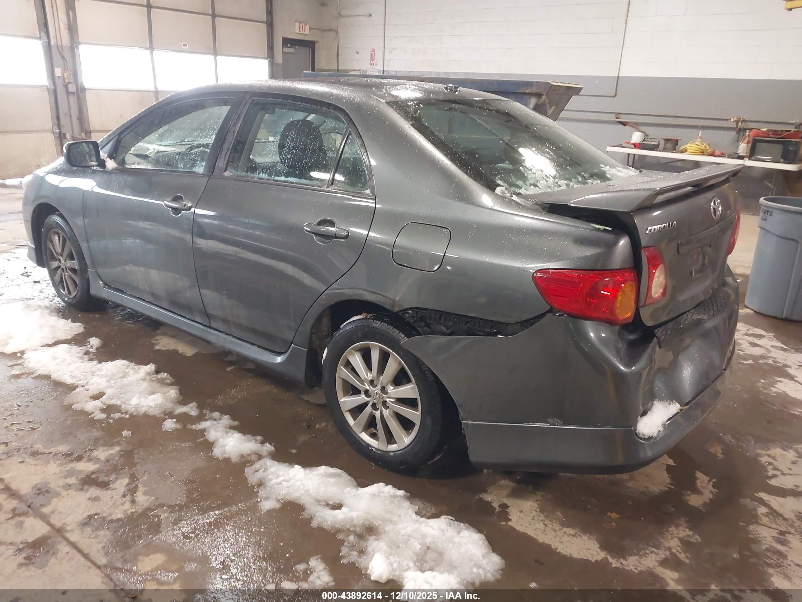 TOYOTA COROLLA image 3