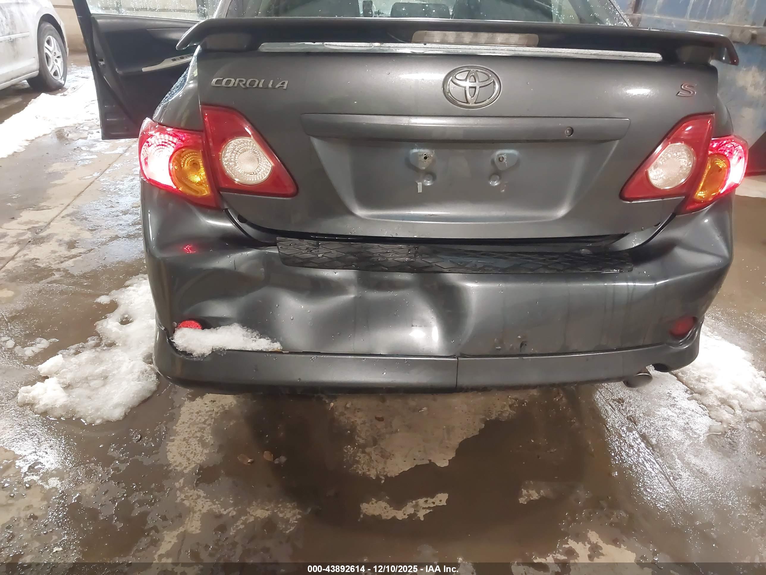 TOYOTA COROLLA image 6