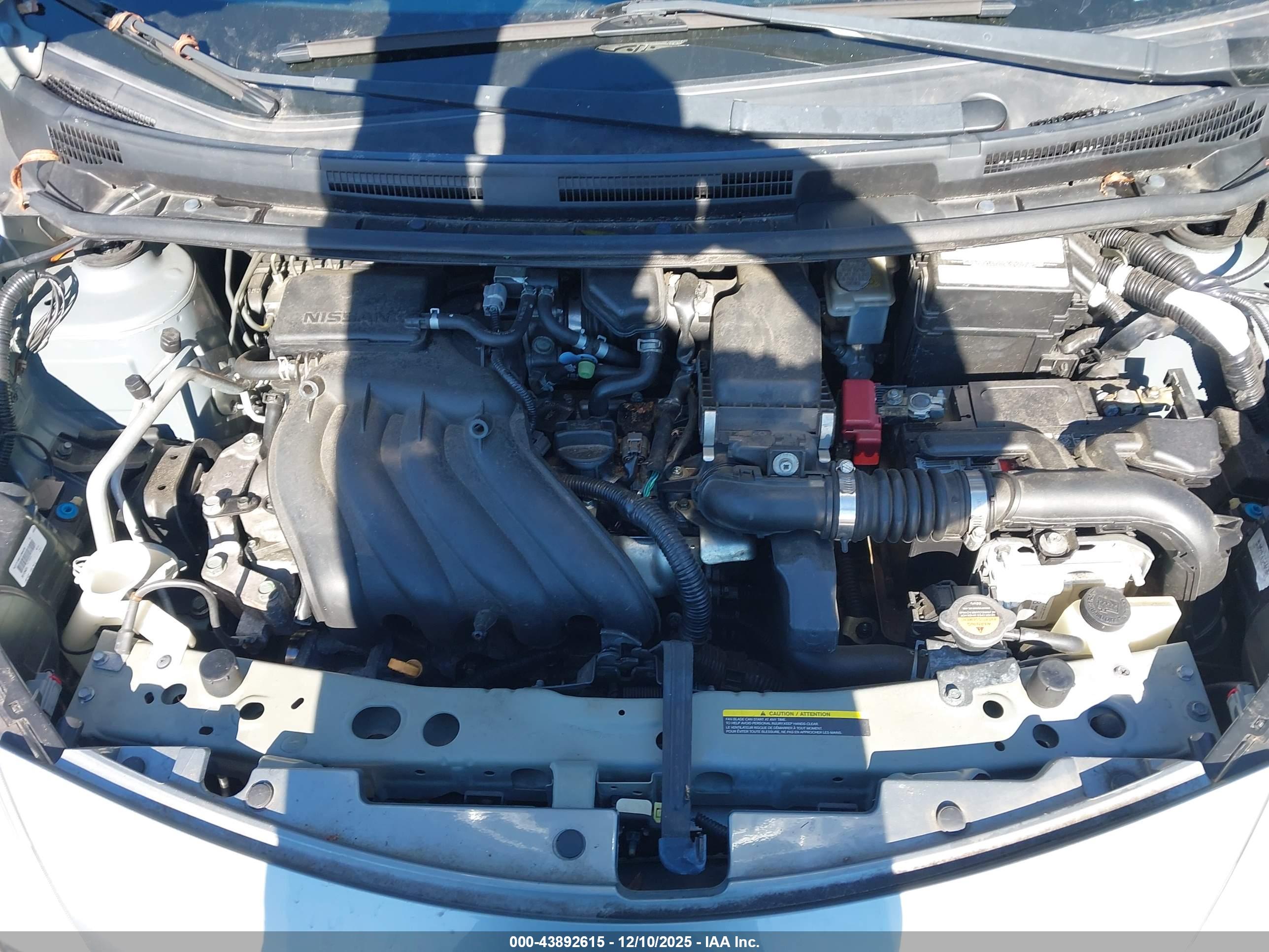 NISSAN VERSA image 10