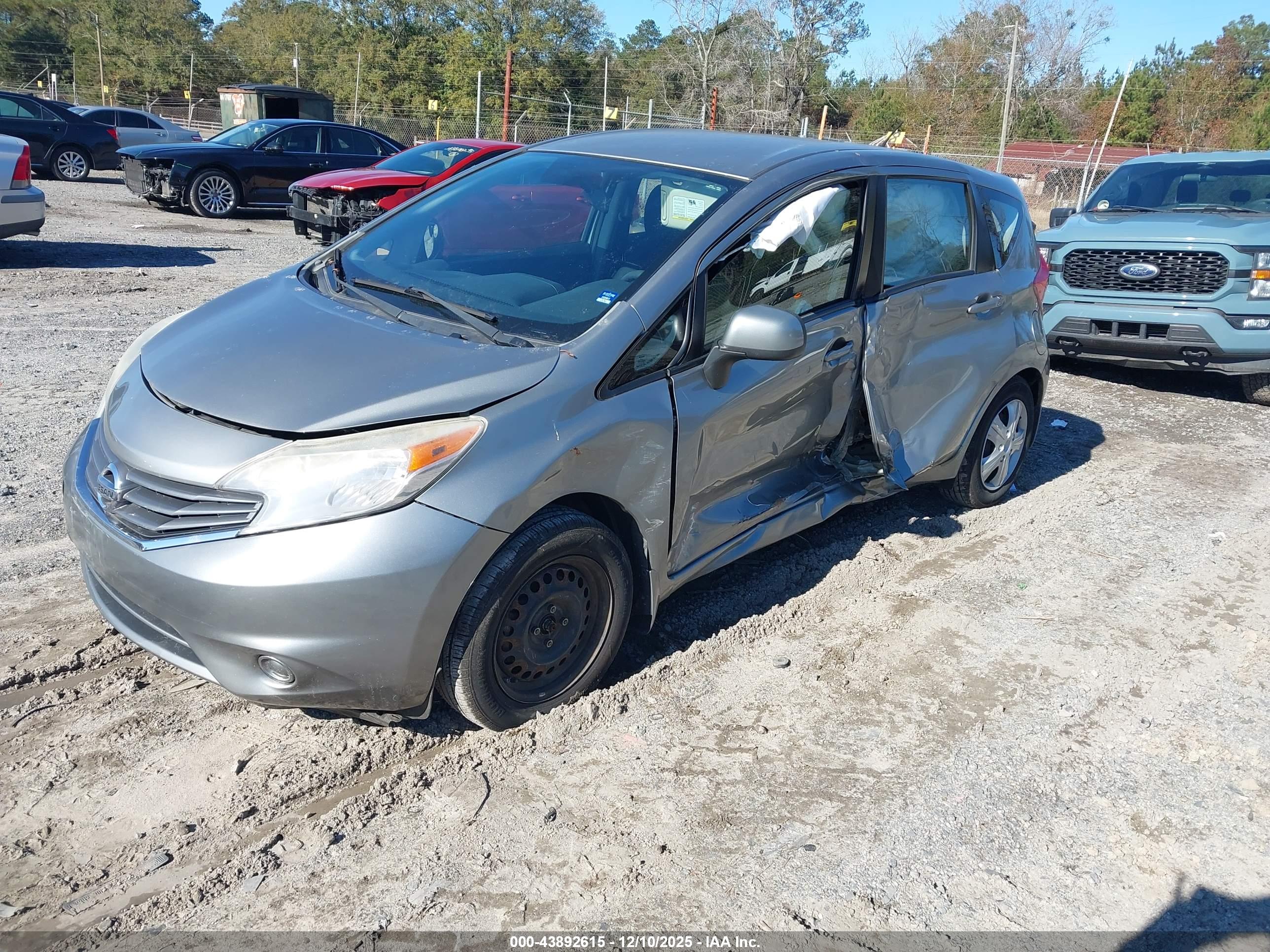 NISSAN VERSA image 2