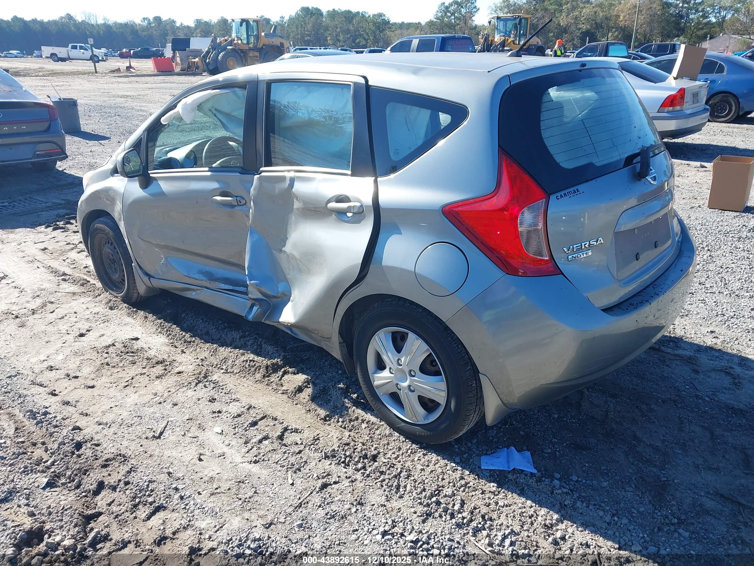 NISSAN VERSA image 3