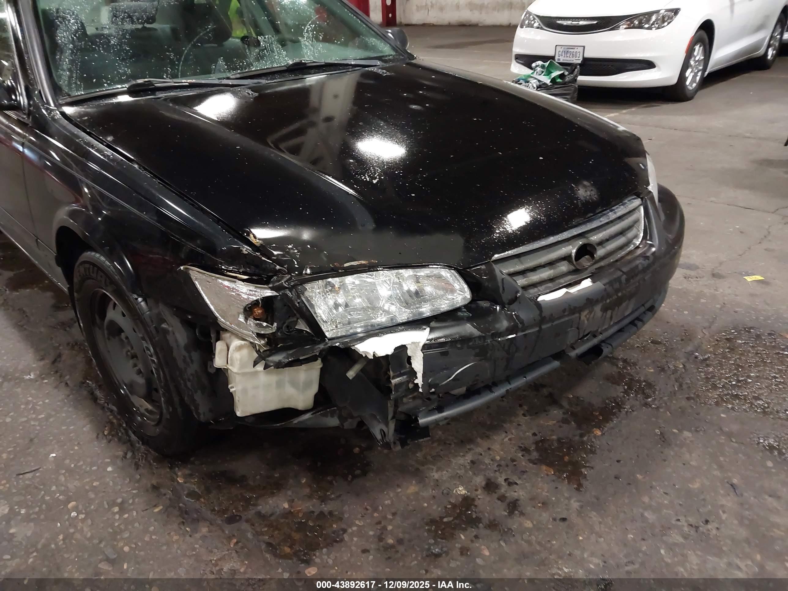 TOYOTA CAMRY image 6
